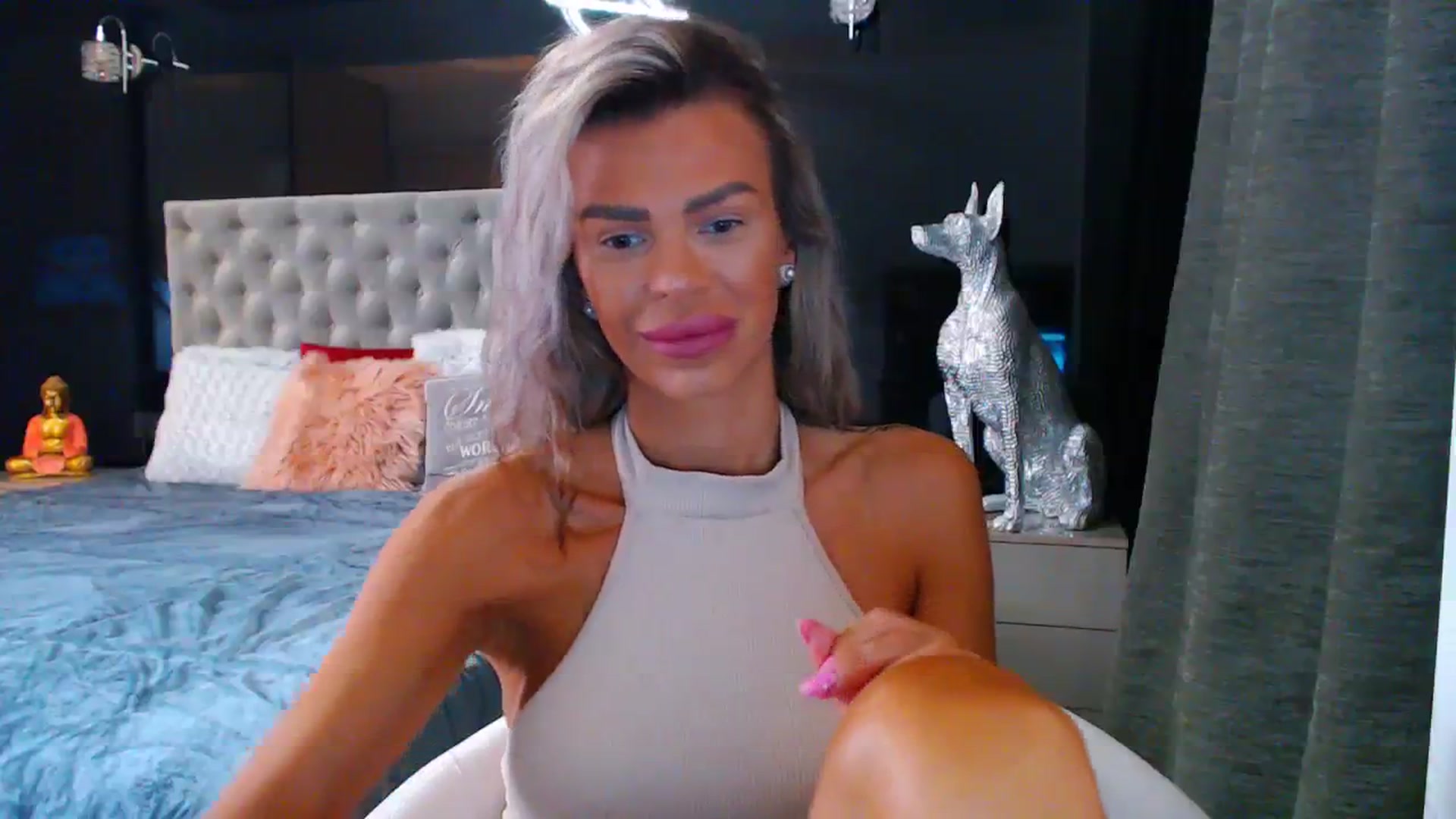 Gallery image thumbnail from D_y_y's myfreecams stream on, 08/18/2023, 03:24 image 3 of 20