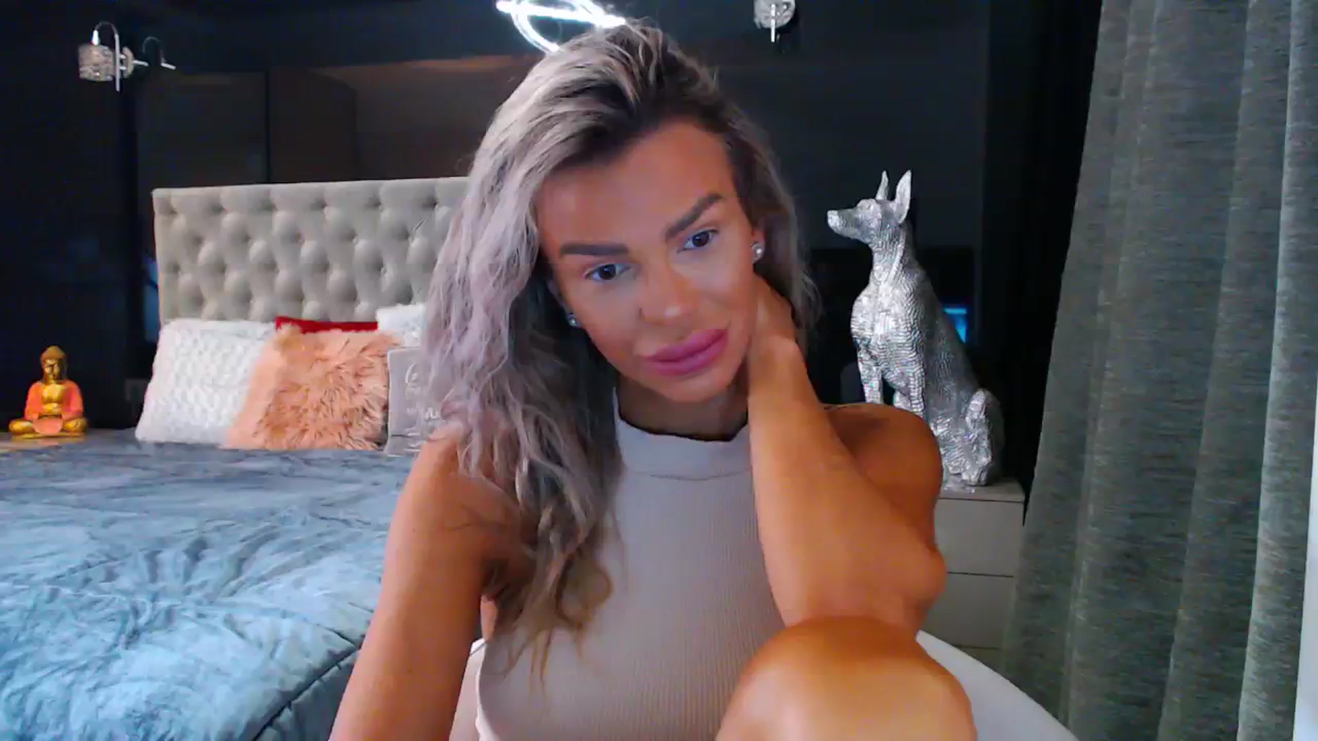 Gallery image thumbnail from D_y_y's myfreecams stream on, 08/18/2023, 03:24 image 1 of 20