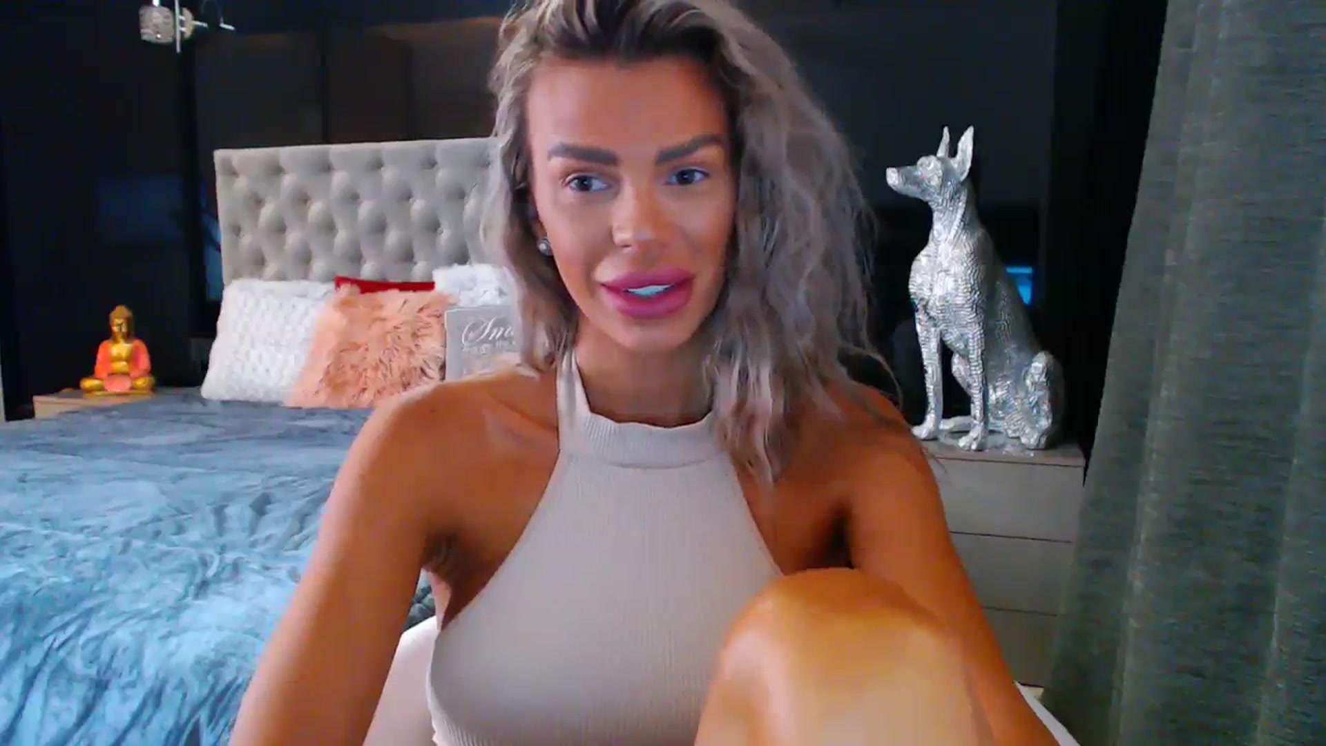 Gallery image thumbnail from D_y_y's myfreecams stream on, 08/18/2023, 04:18 image 4 of 20