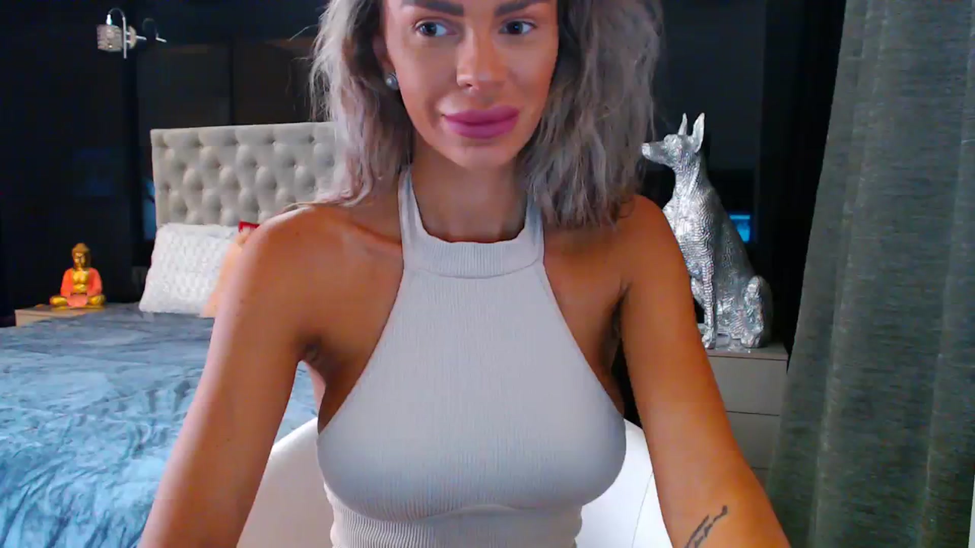 Gallery image thumbnail from D_y_y's myfreecams stream on, 08/18/2023, 04:18 image 9 of 20