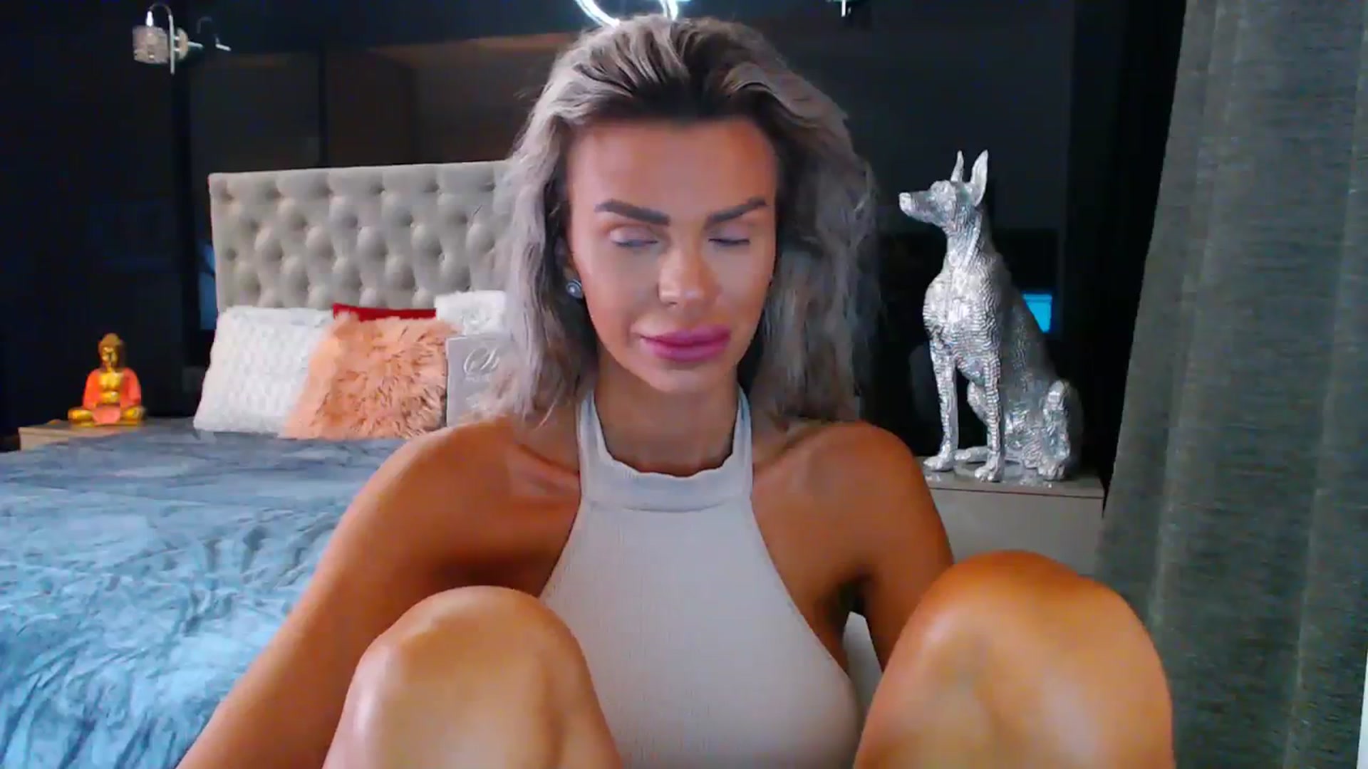 Gallery image thumbnail from D_y_y's myfreecams stream on, 08/18/2023, 04:18 image 18 of 20
