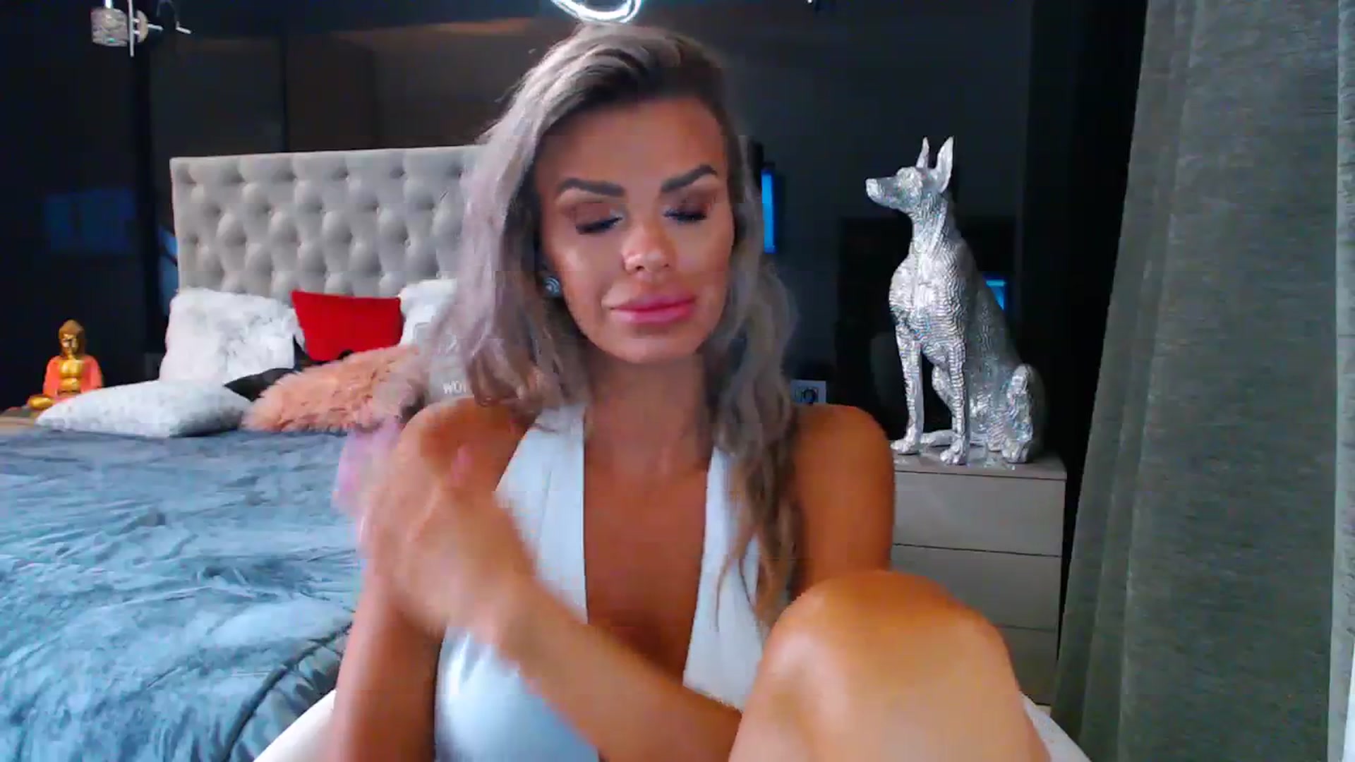 Gallery image thumbnail from D_y_y's myfreecams stream on, 08/20/2023, 04:03 image 18 of 20