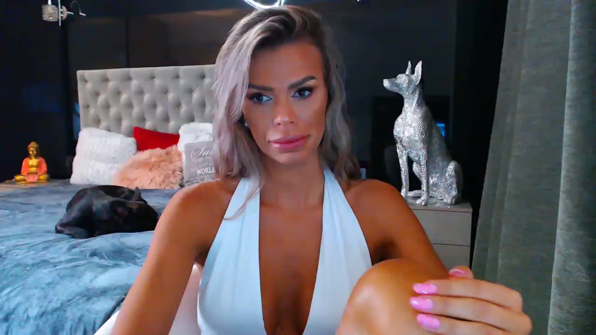 Gallery image thumbnail from D_y_y's myfreecams stream on, 08/20/2023, 04:03 image 12 of 20