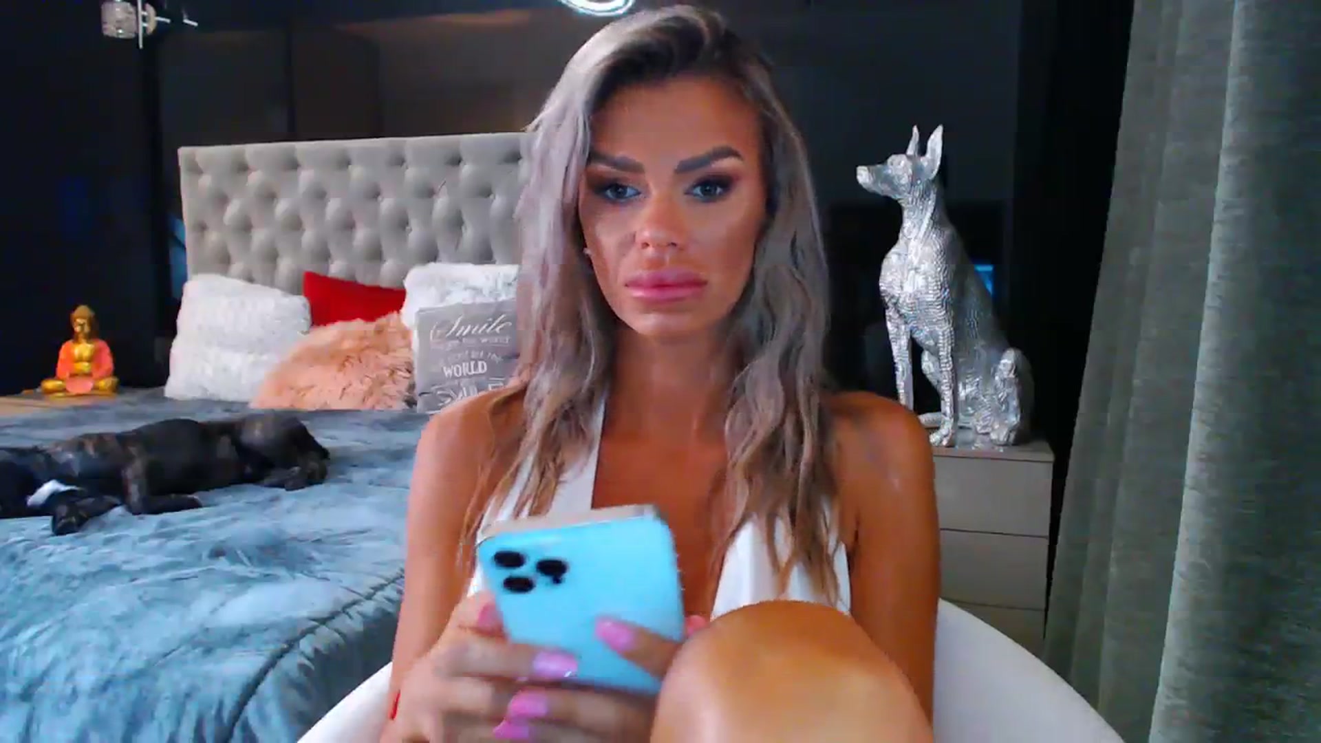 Gallery image thumbnail from D_y_y's myfreecams stream on, 08/20/2023, 04:03 image 6 of 20