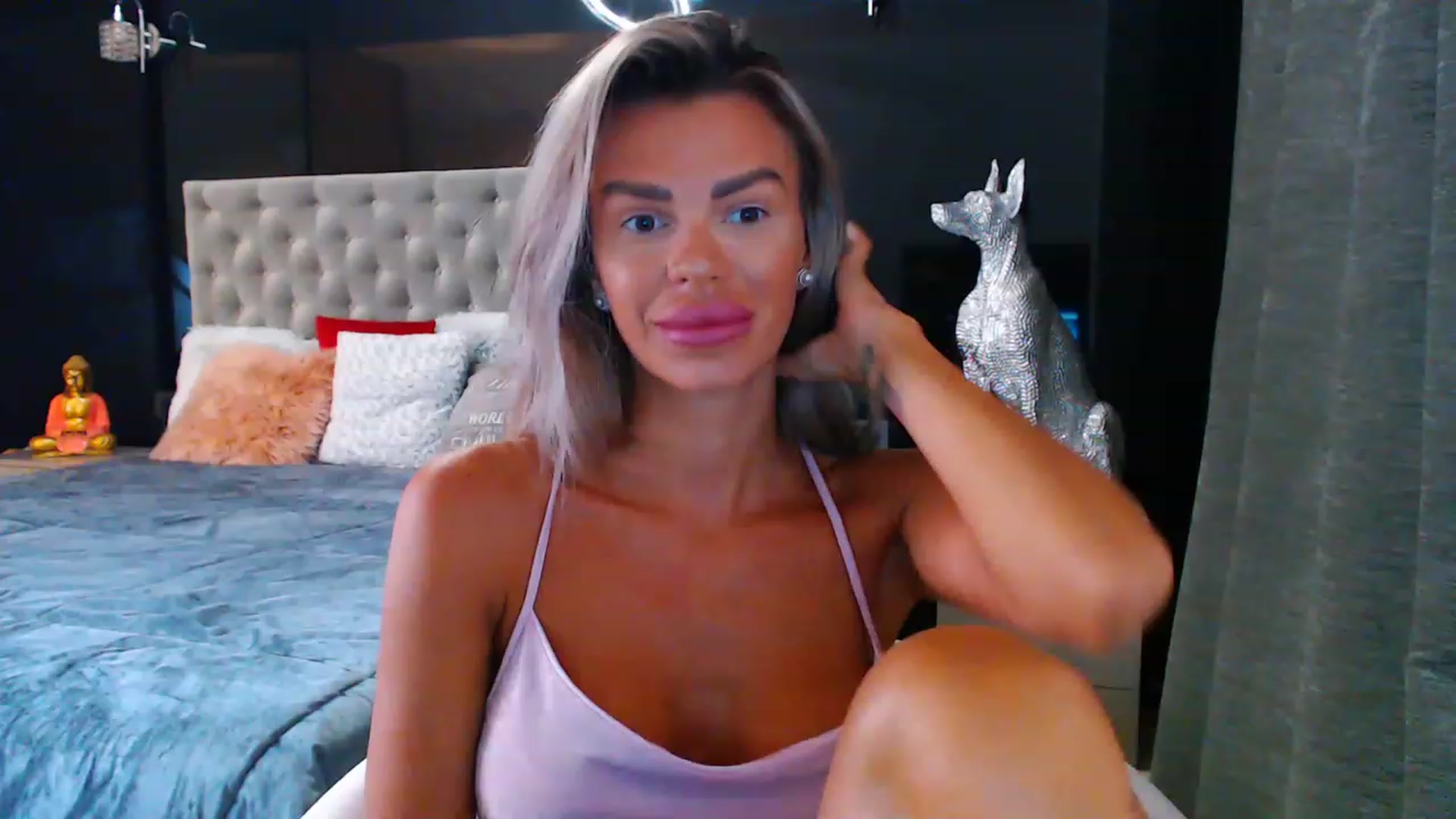 Gallery image thumbnail from D_y_y's myfreecams stream on, 08/23/2023, 04:13 image 13 of 20