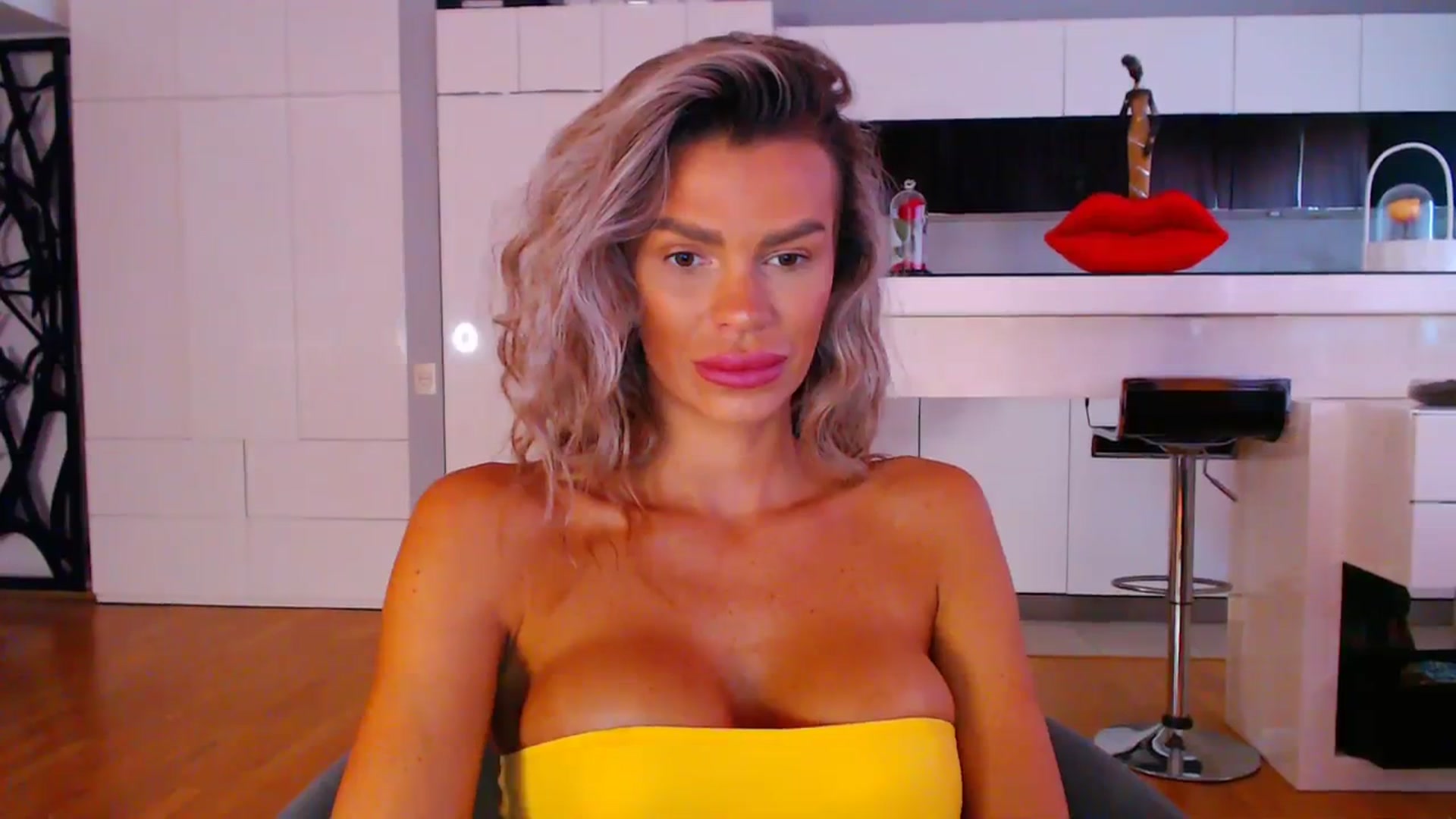 Gallery image thumbnail from D_y_y's myfreecams stream on, 09/25/2023, 05:24 image 16 of 20
