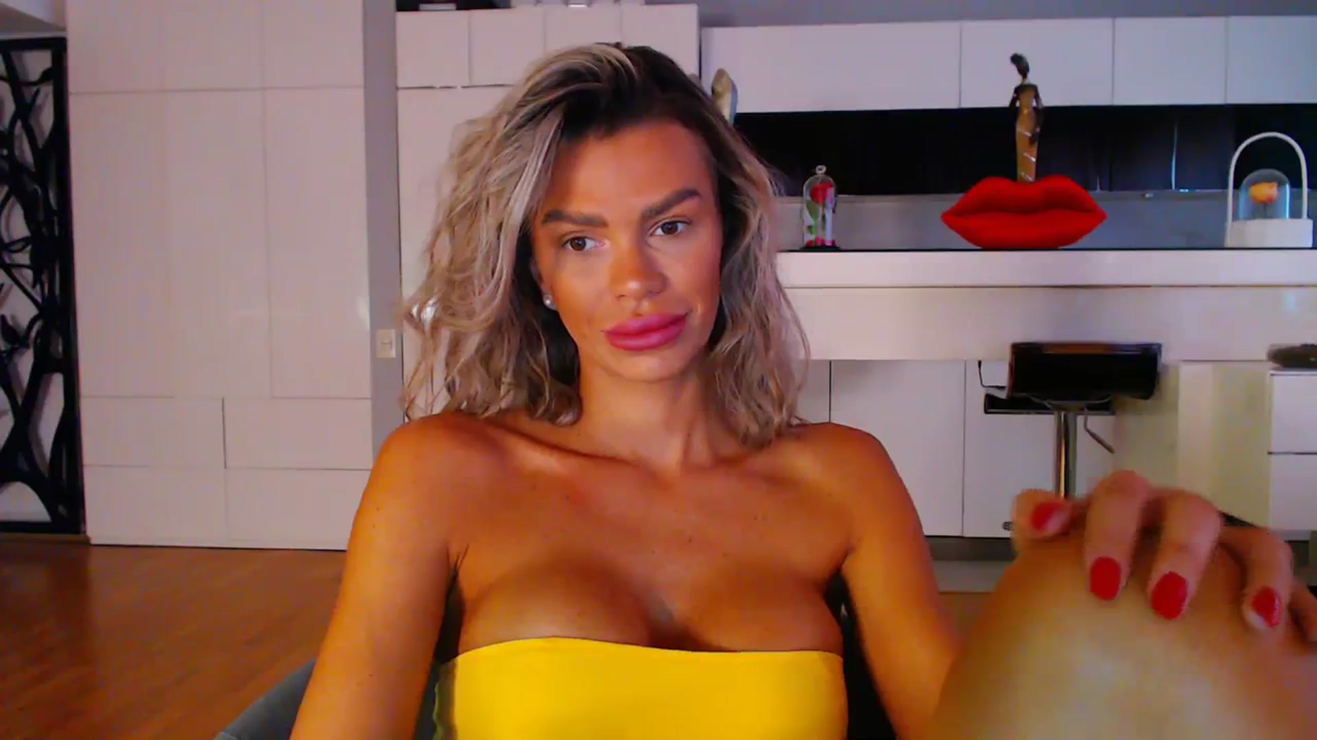 Gallery image thumbnail from D_y_y's myfreecams stream on, 09/25/2023, 05:24 image 13 of 20