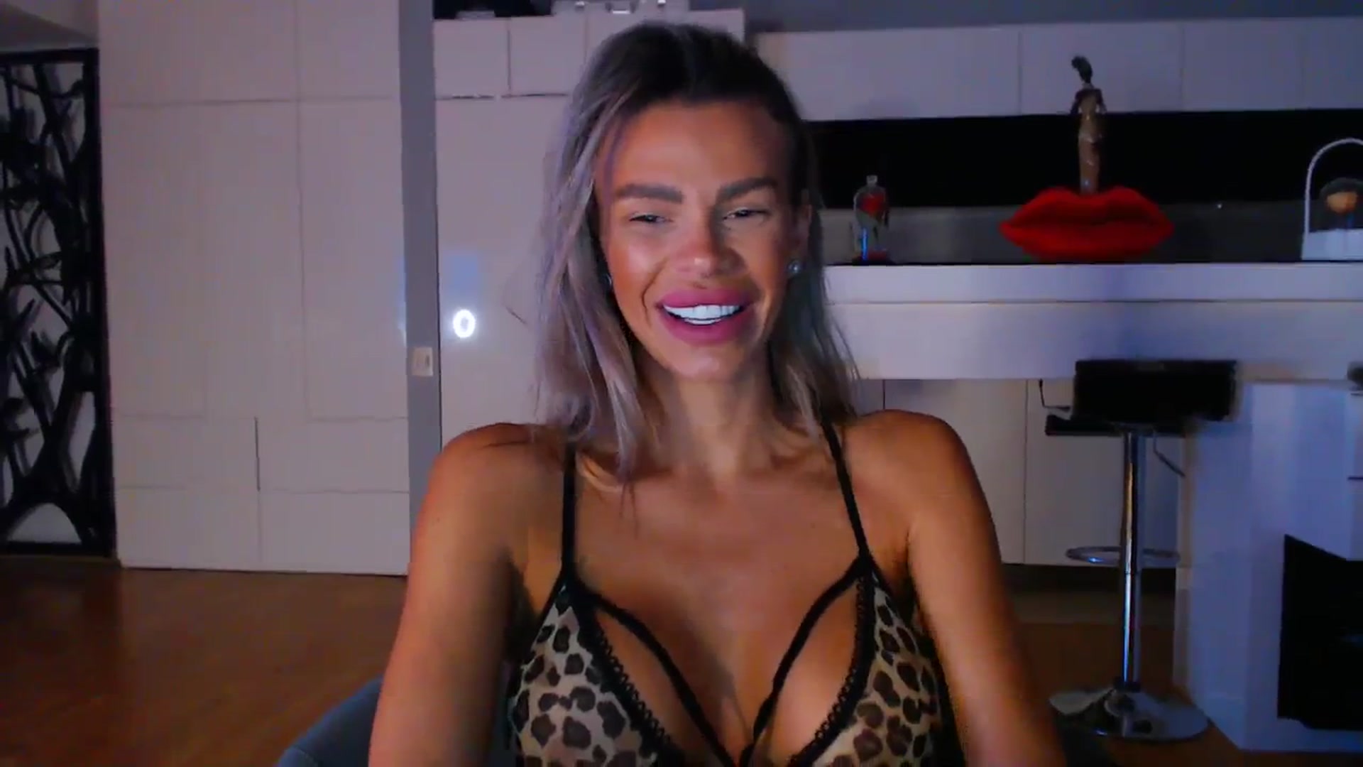 Gallery image thumbnail from D_y_y's myfreecams stream on, 09/27/2023, 03:49 image 8 of 20