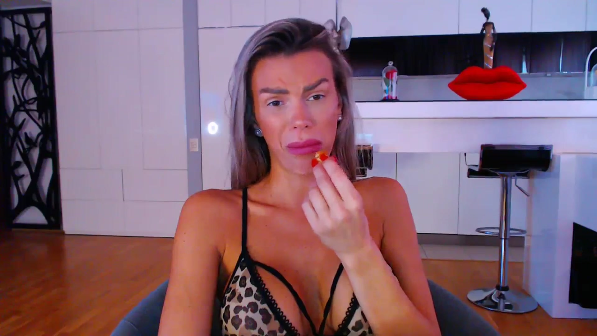 Gallery image thumbnail from D_y_y's myfreecams stream on, 09/27/2023, 06:15 image 9 of 20