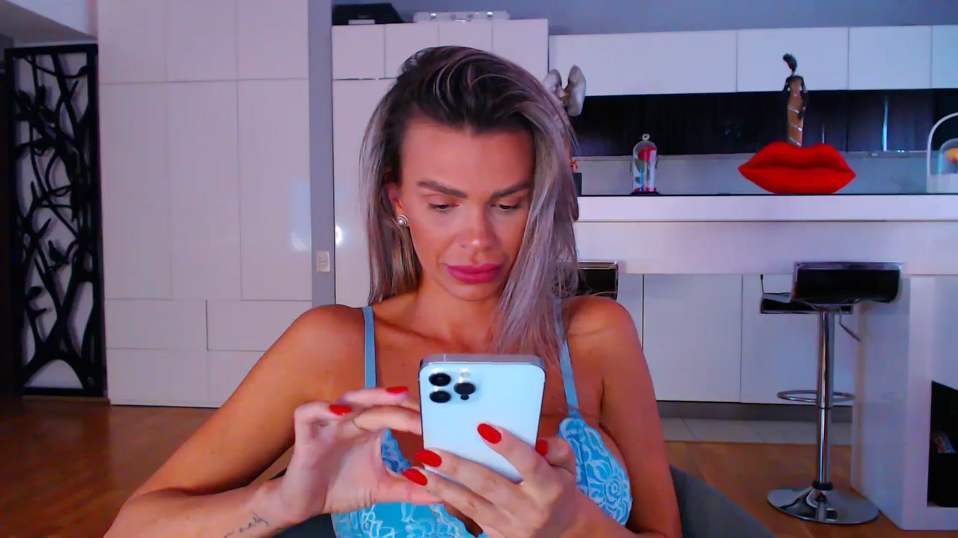 Gallery image thumbnail from D_y_y's myfreecams stream on, 09/30/2023, 05:39 image 16 of 20