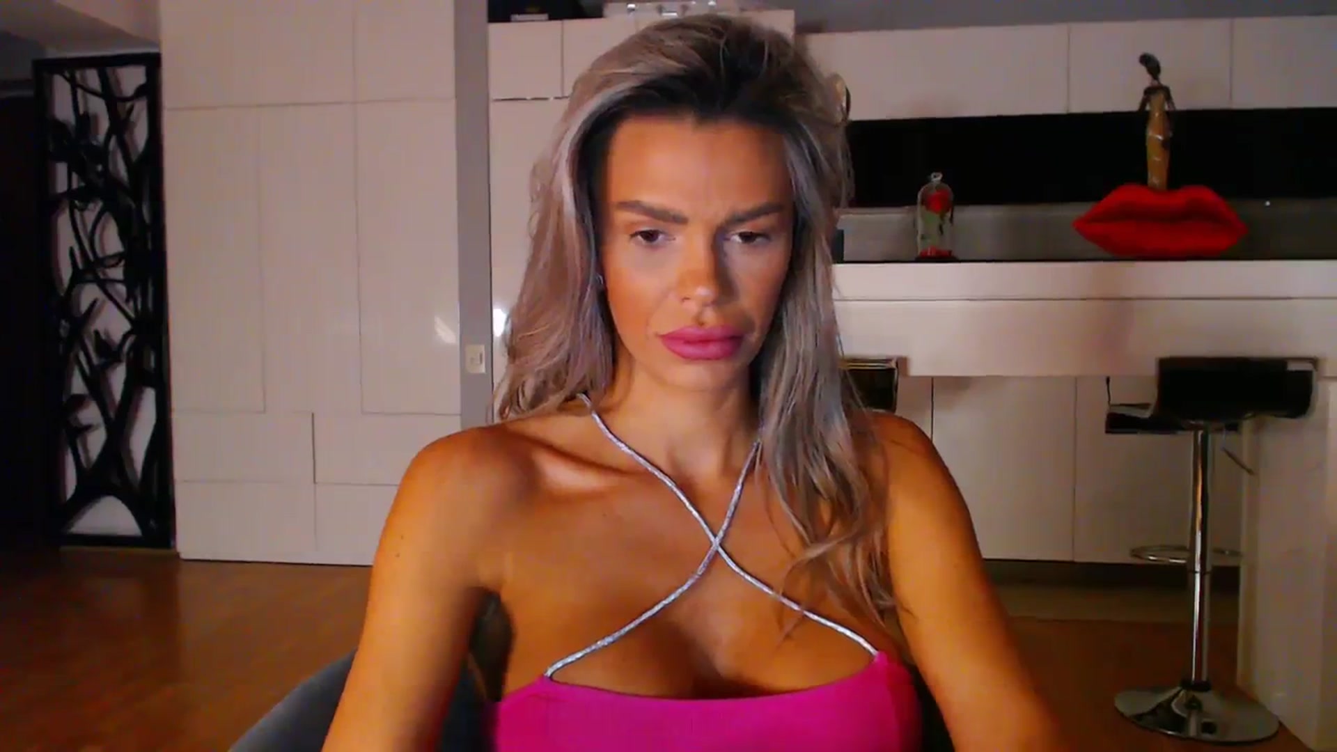 Gallery image thumbnail from D_y_y's myfreecams stream on, 10/02/2023, 03:55 image 9 of 20