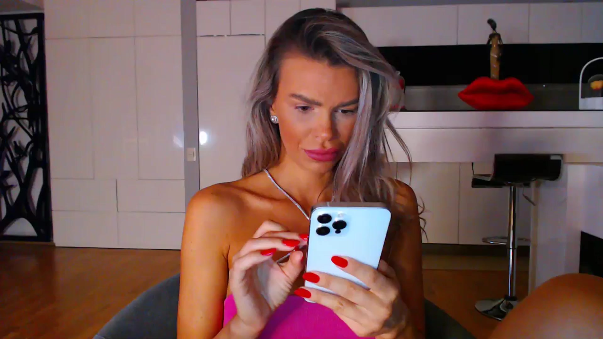Gallery image thumbnail from D_y_y's myfreecams stream on, 10/02/2023, 03:55 image 10 of 20