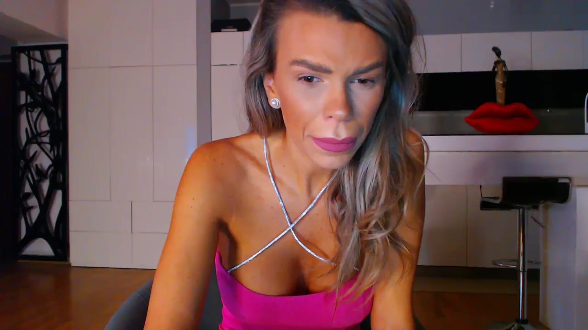 Gallery image thumbnail from D_y_y's myfreecams stream on, 10/02/2023, 03:55 image 6 of 20