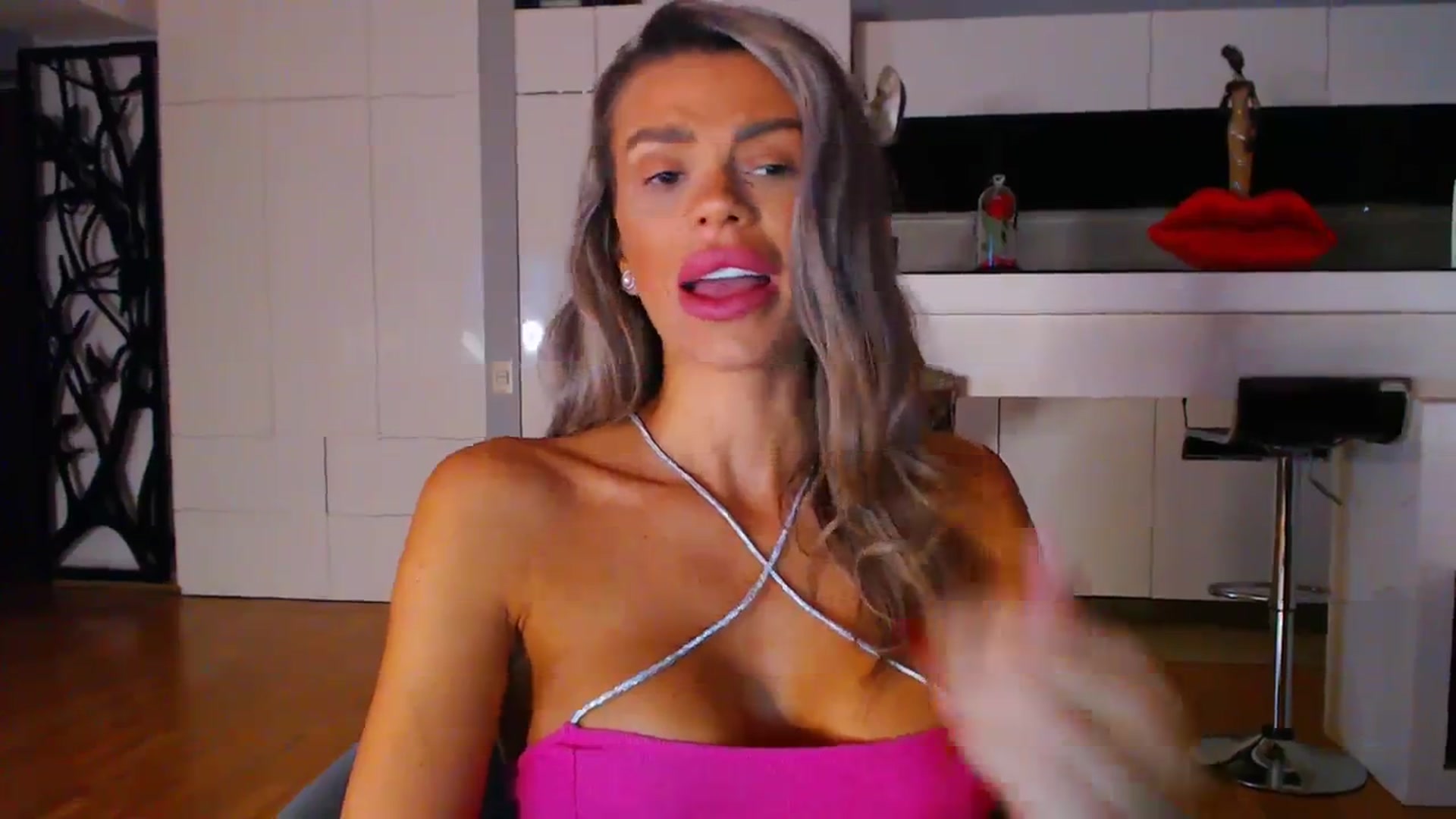 Gallery image thumbnail from D_y_y's myfreecams stream on, 10/02/2023, 03:55 image 16 of 20