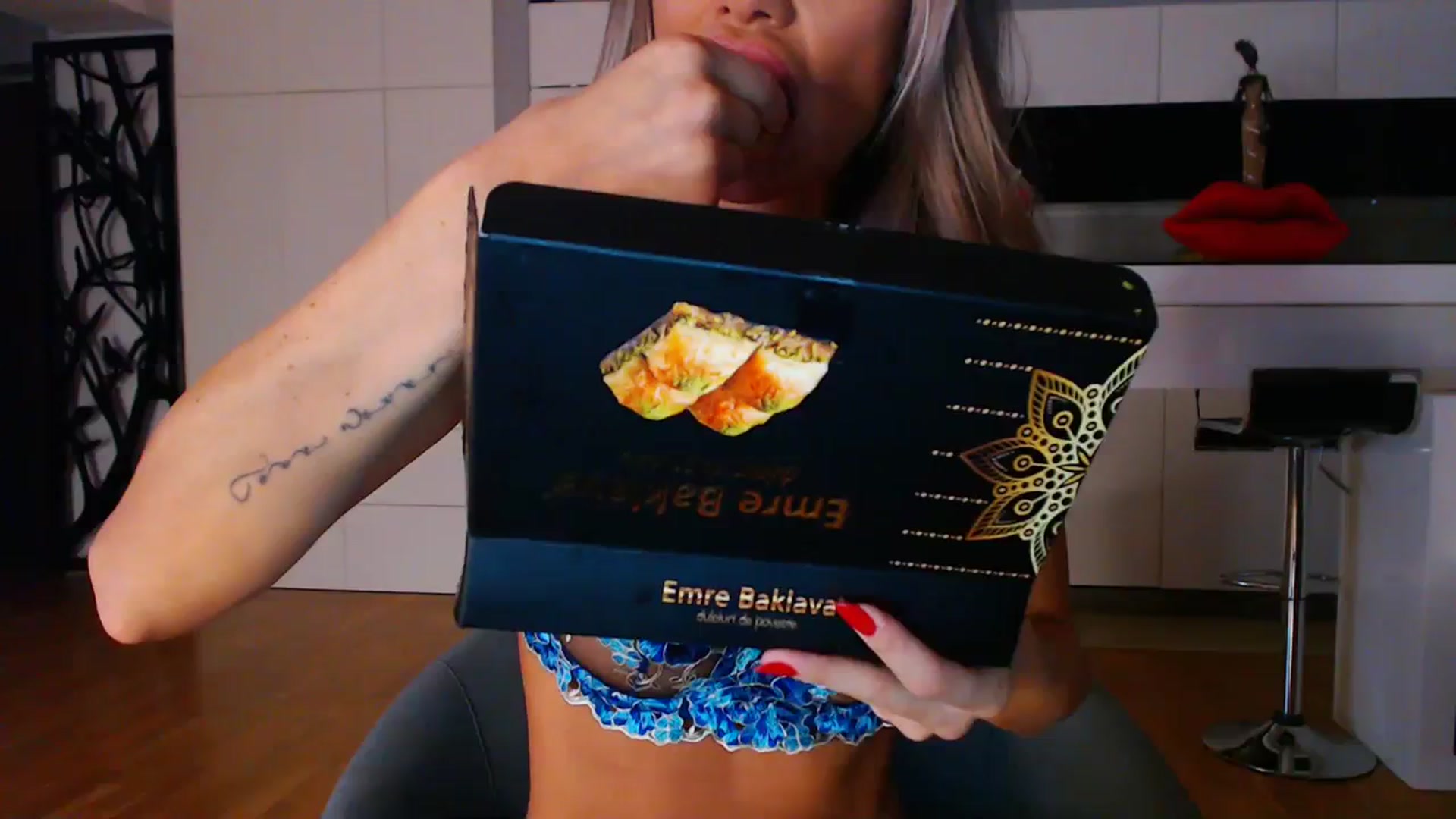 Gallery image thumbnail from D_y_y's myfreecams stream on, 10/03/2023, 04:11 image 1 of 20