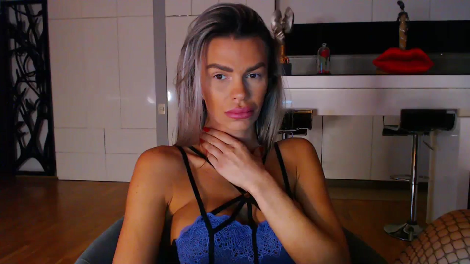 Gallery image thumbnail from D_y_y's myfreecams stream on, 10/04/2023, 05:28 image 12 of 20