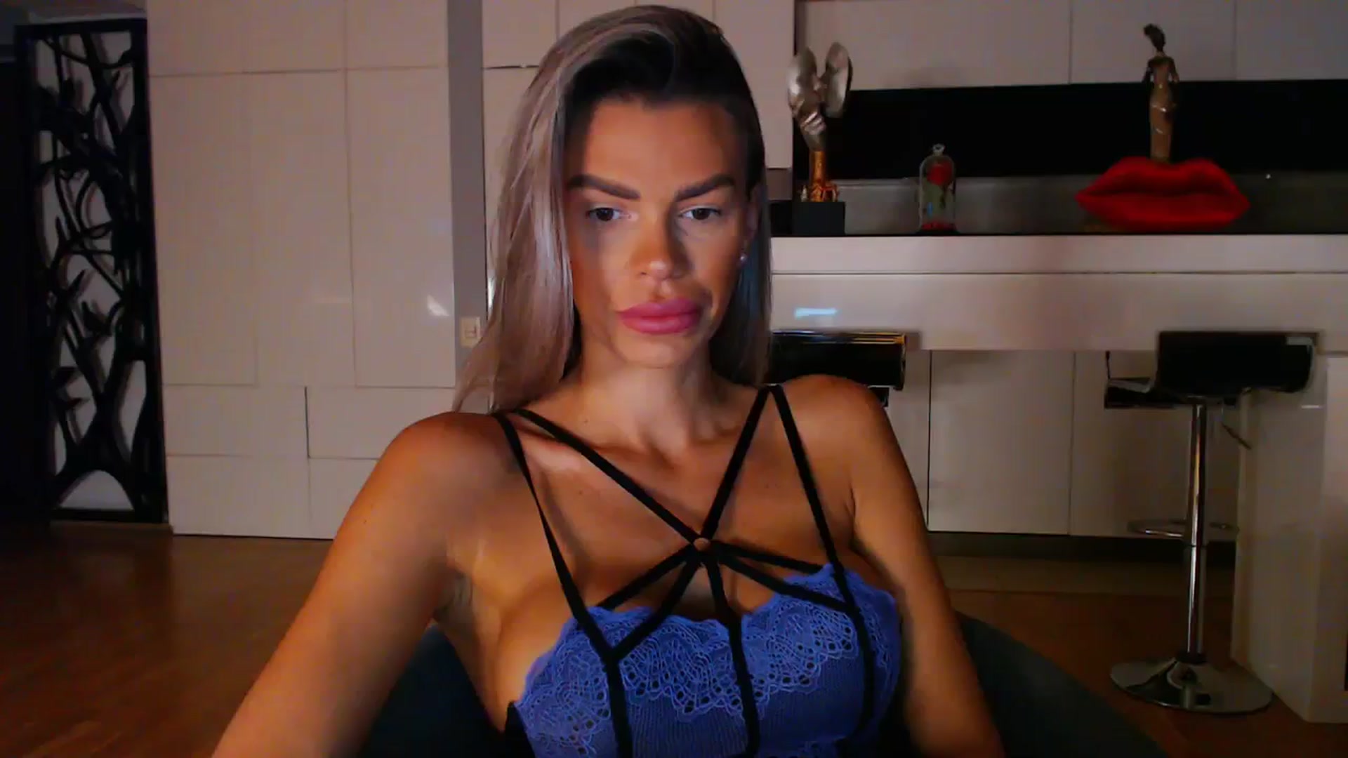 Gallery image thumbnail from D_y_y's myfreecams stream on, 10/04/2023, 05:28 image 1 of 20