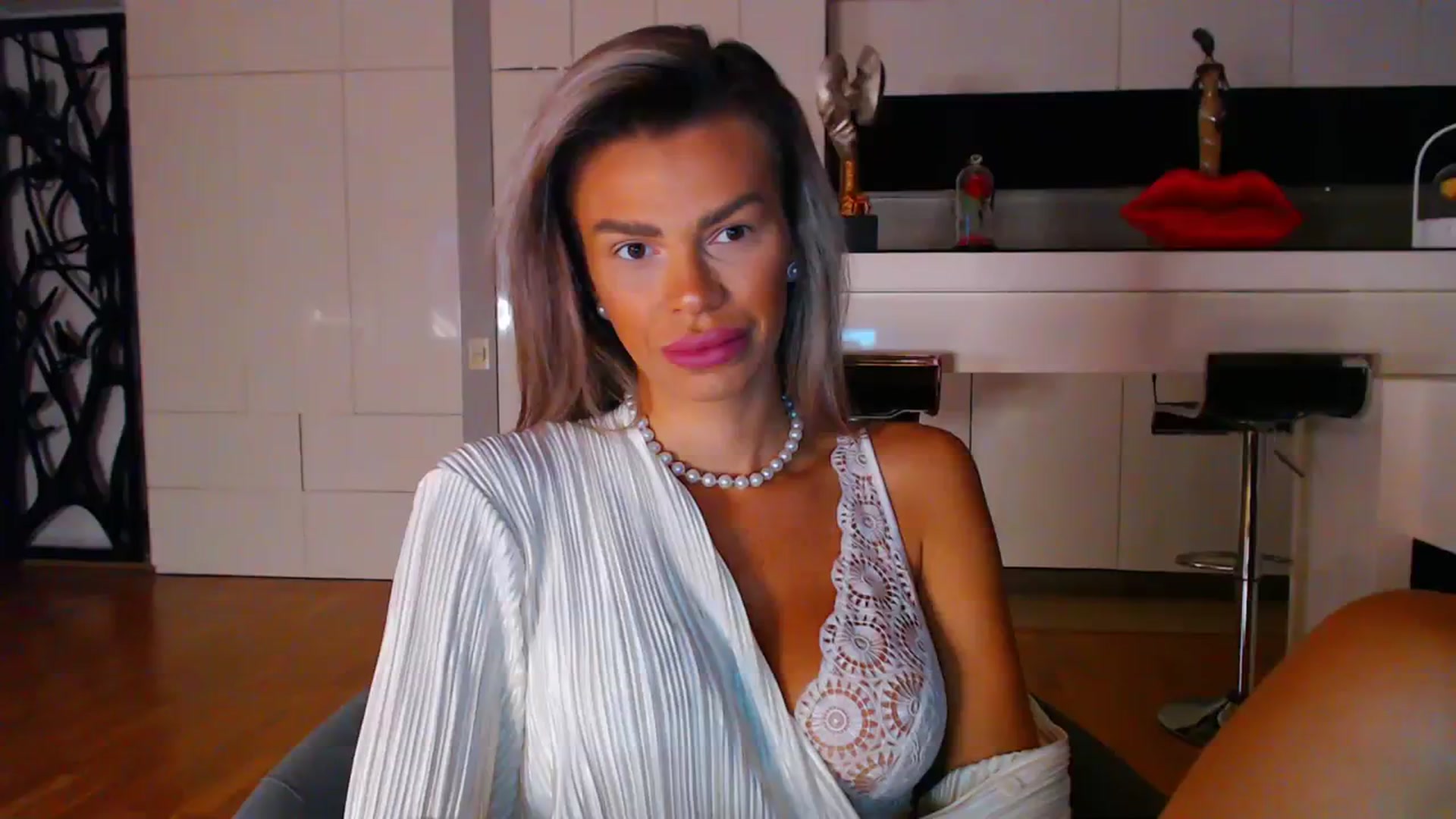 Gallery image thumbnail from D_y_y's myfreecams stream on, 10/05/2023, 05:25 image 2 of 20
