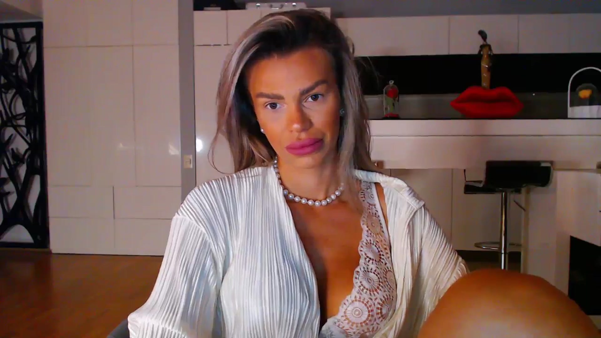 Gallery image thumbnail from D_y_y's myfreecams stream on, 10/05/2023, 05:25 image 3 of 20