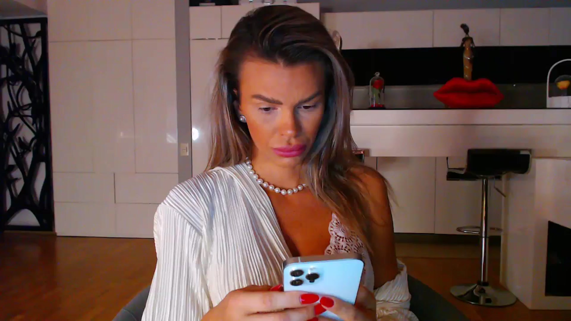 Gallery image thumbnail from D_y_y's myfreecams stream on, 10/05/2023, 05:25 image 5 of 20