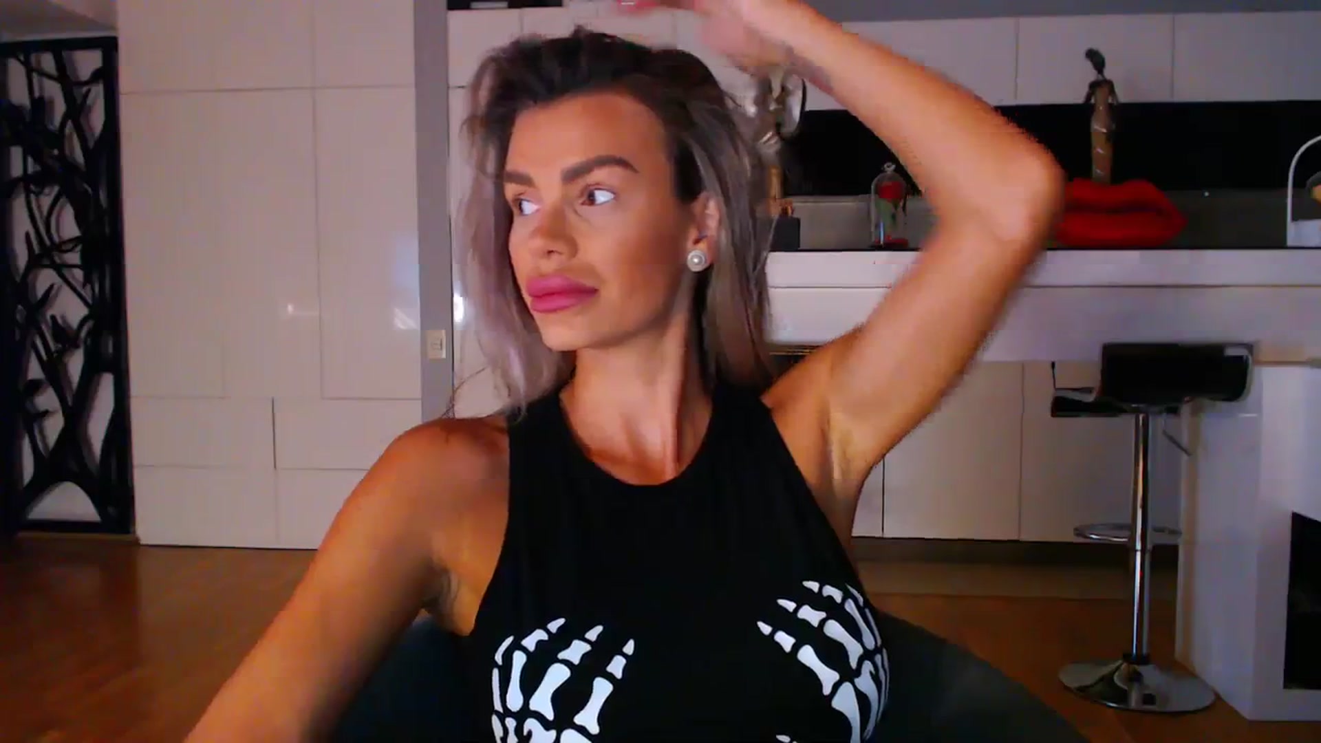 Gallery image thumbnail from D_y_y's myfreecams stream on, 10/06/2023, 03:18 image 19 of 20