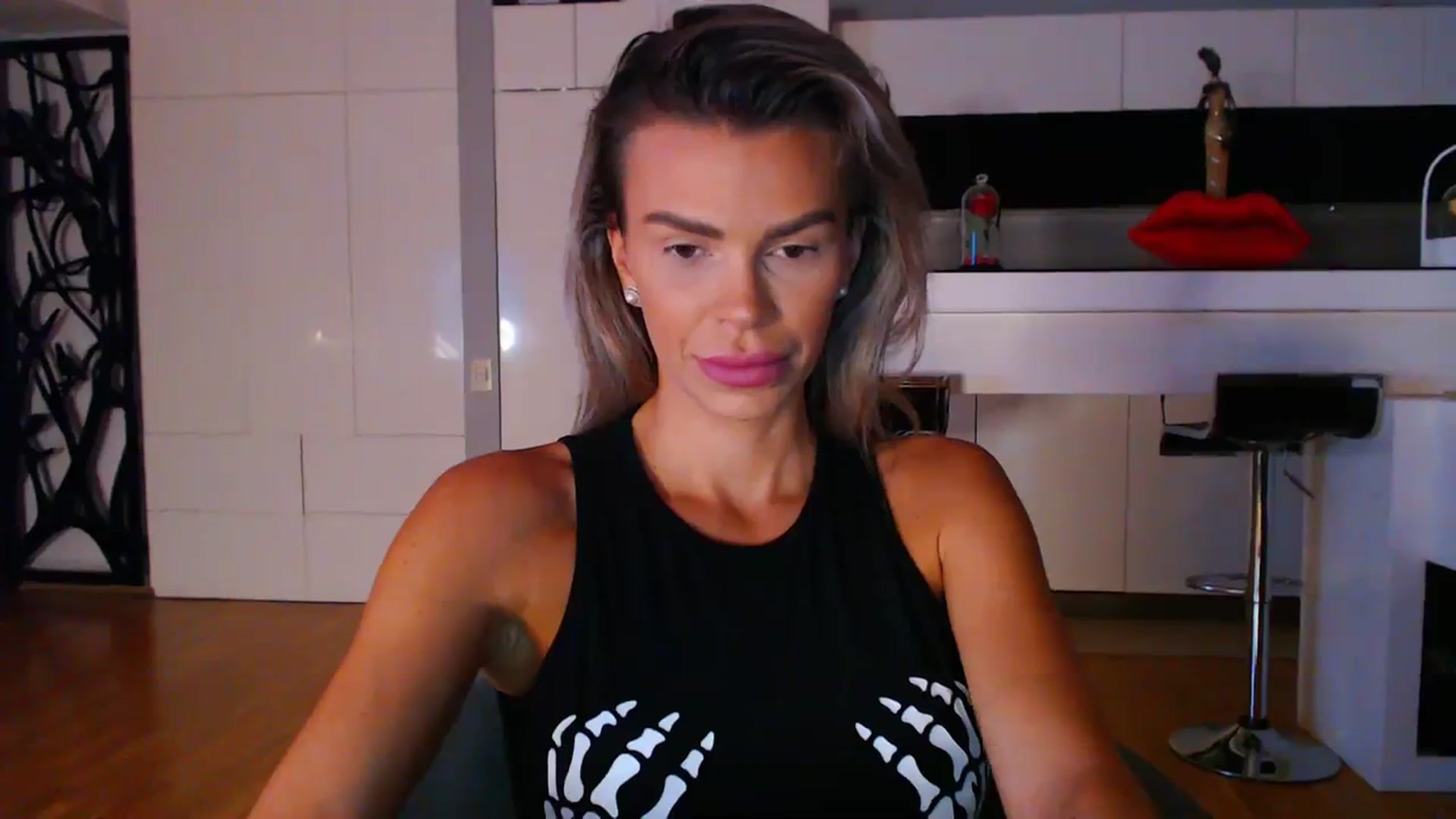 Gallery image thumbnail from D_y_y's myfreecams stream on, 10/06/2023, 03:18 image 18 of 20