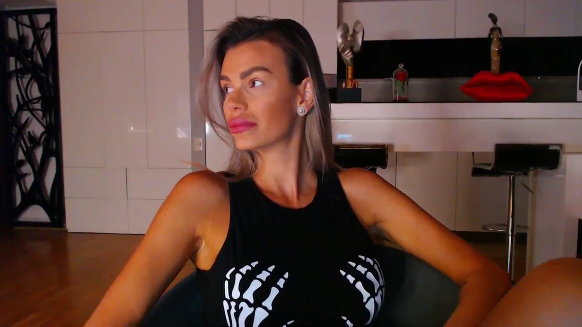Gallery image thumbnail from D_y_y's myfreecams stream on, 10/06/2023, 03:18 image 6 of 20