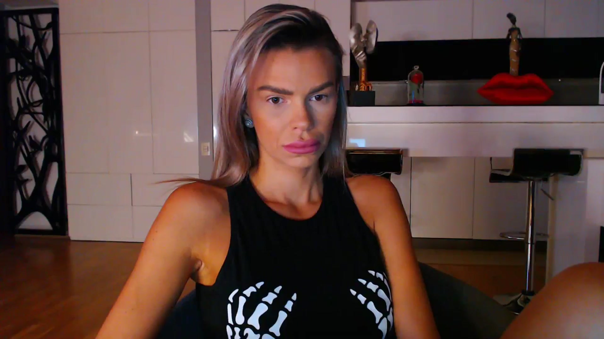 Gallery image thumbnail from D_y_y's myfreecams stream on, 10/06/2023, 03:18 image 3 of 20