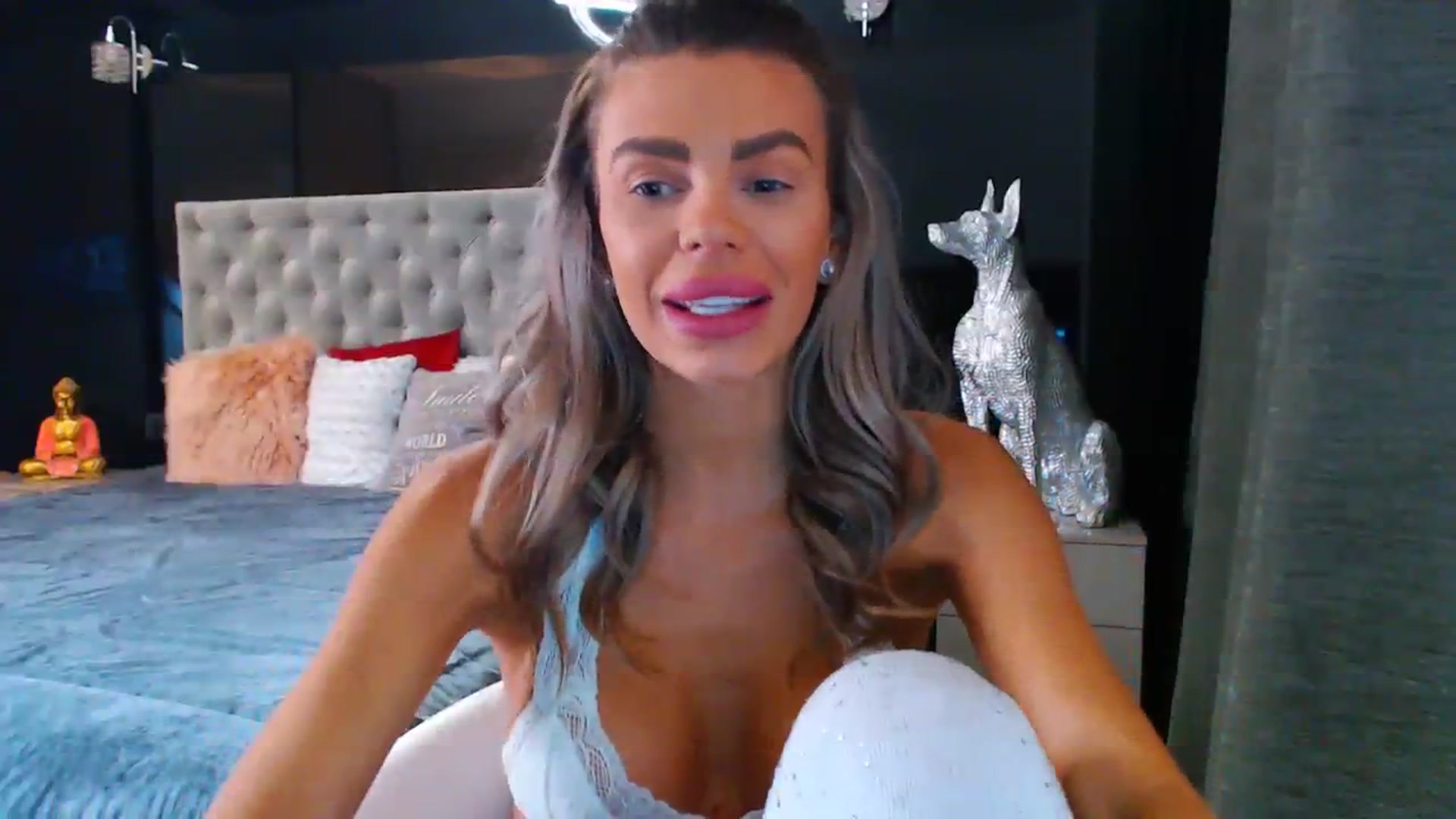 Gallery image thumbnail from D_y_y's myfreecams stream on, 10/09/2023, 04:16 image 14 of 20