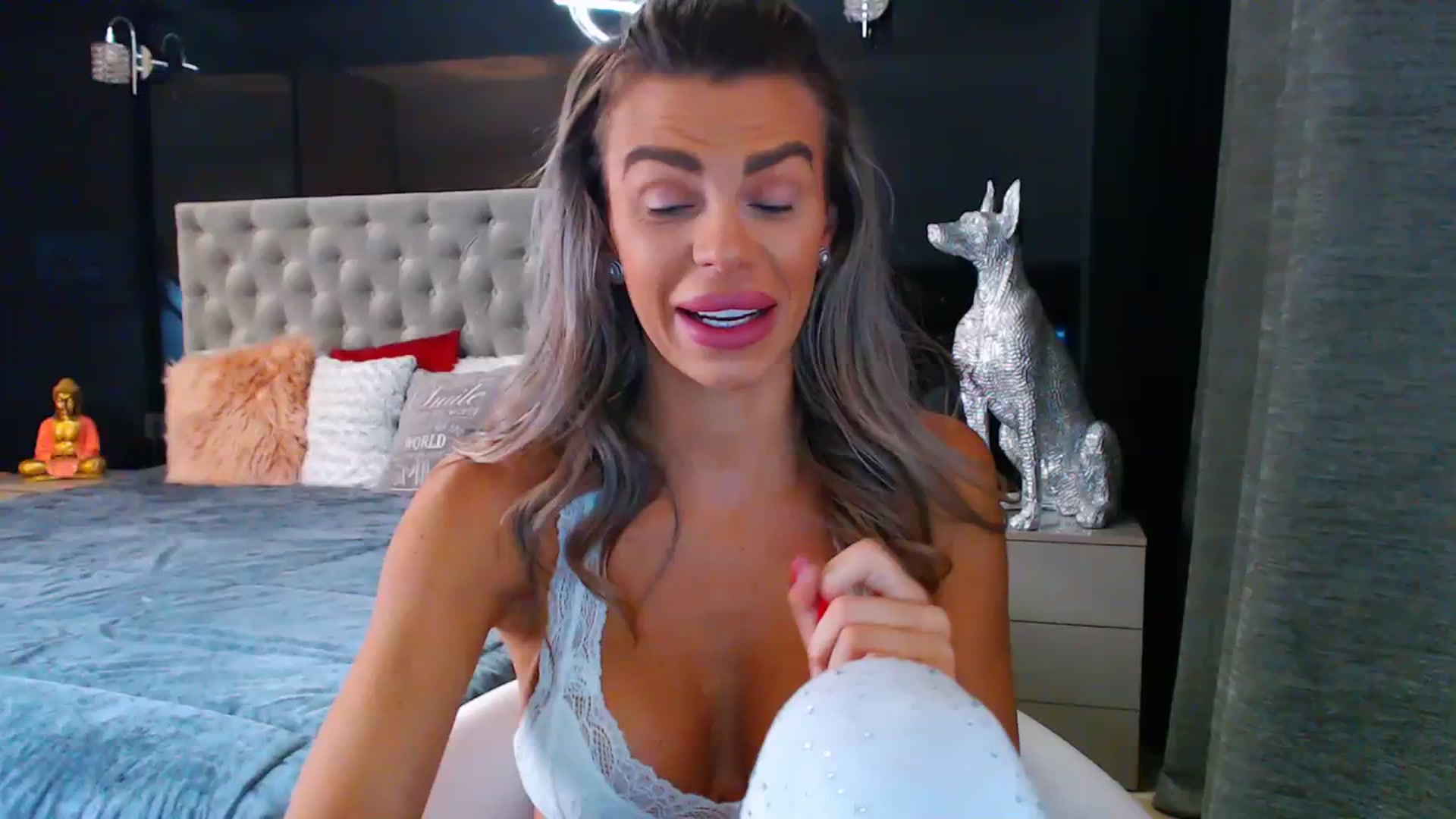 Gallery image thumbnail from D_y_y's myfreecams stream on, 10/09/2023, 04:16 image 15 of 20