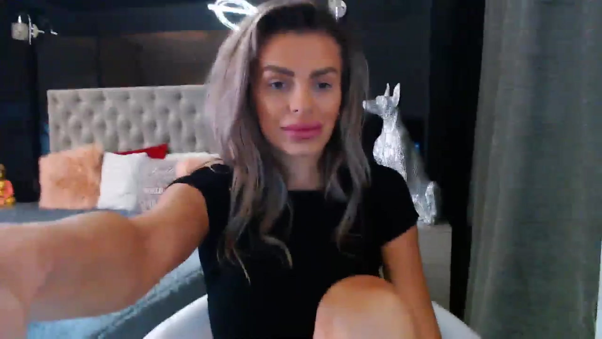 Gallery image thumbnail from D_y_y's myfreecams stream on, 10/10/2023, 04:19 image 3 of 20