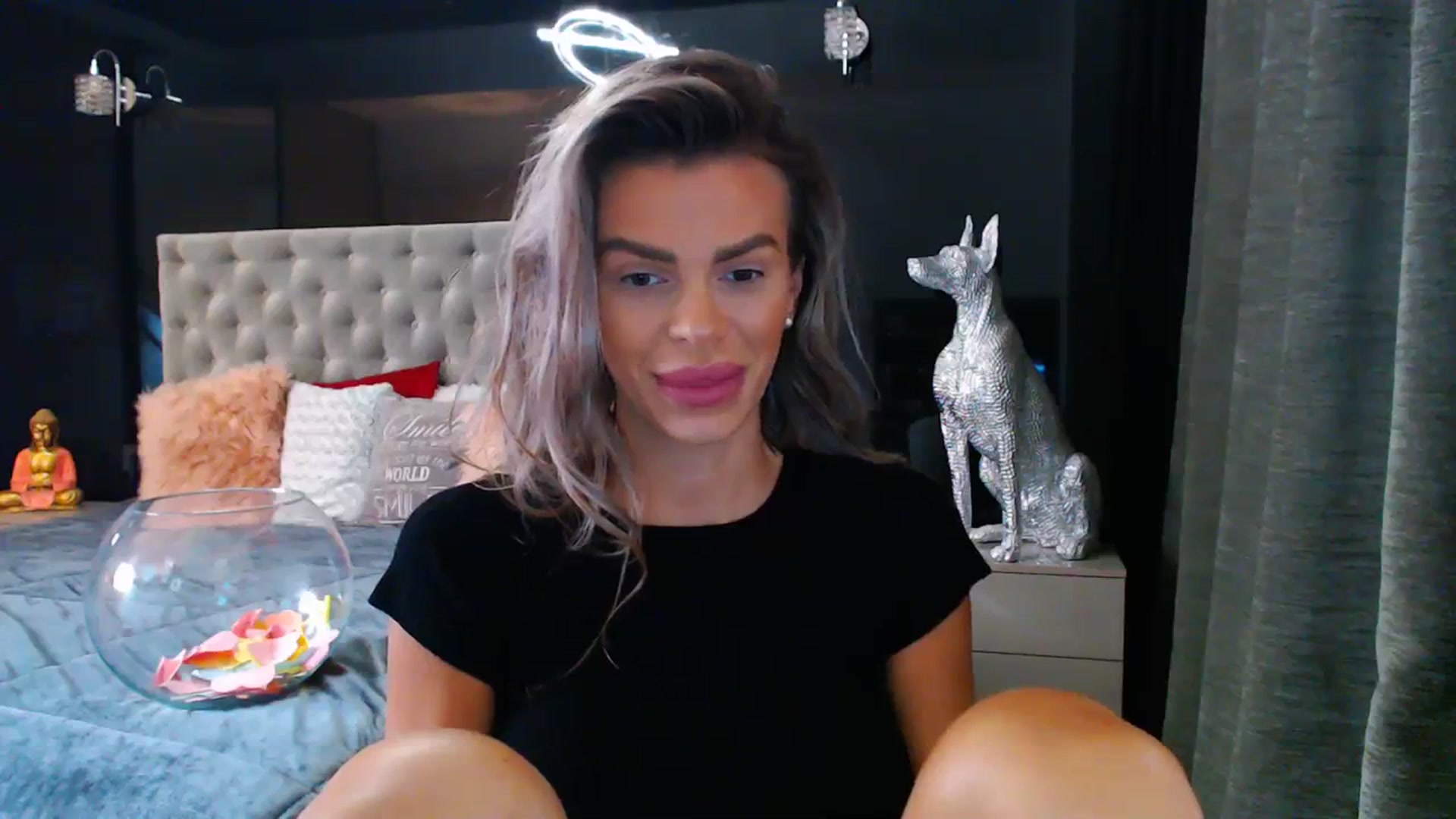 Gallery image thumbnail from D_y_y's myfreecams stream on, 10/10/2023, 04:57 image 14 of 20