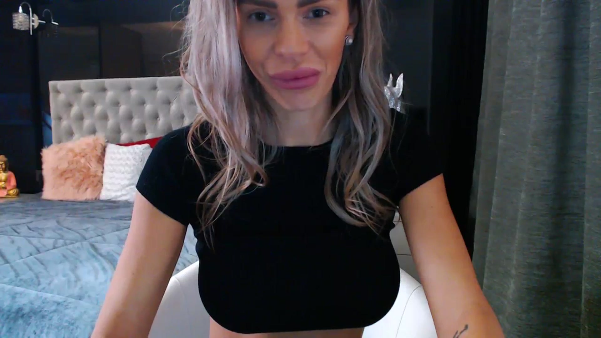 Gallery image thumbnail from D_y_y's myfreecams stream on, 10/10/2023, 05:10 image 13 of 20