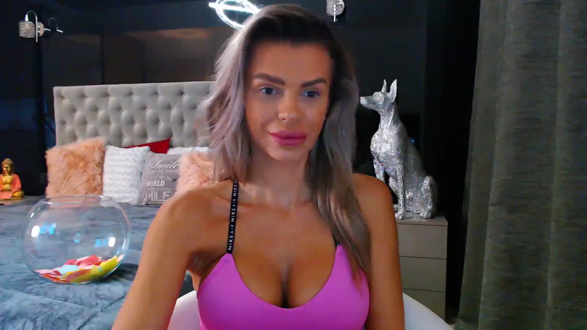 Gallery image thumbnail from D_y_y's myfreecams stream on, 10/12/2023, 04:58 image 10 of 20