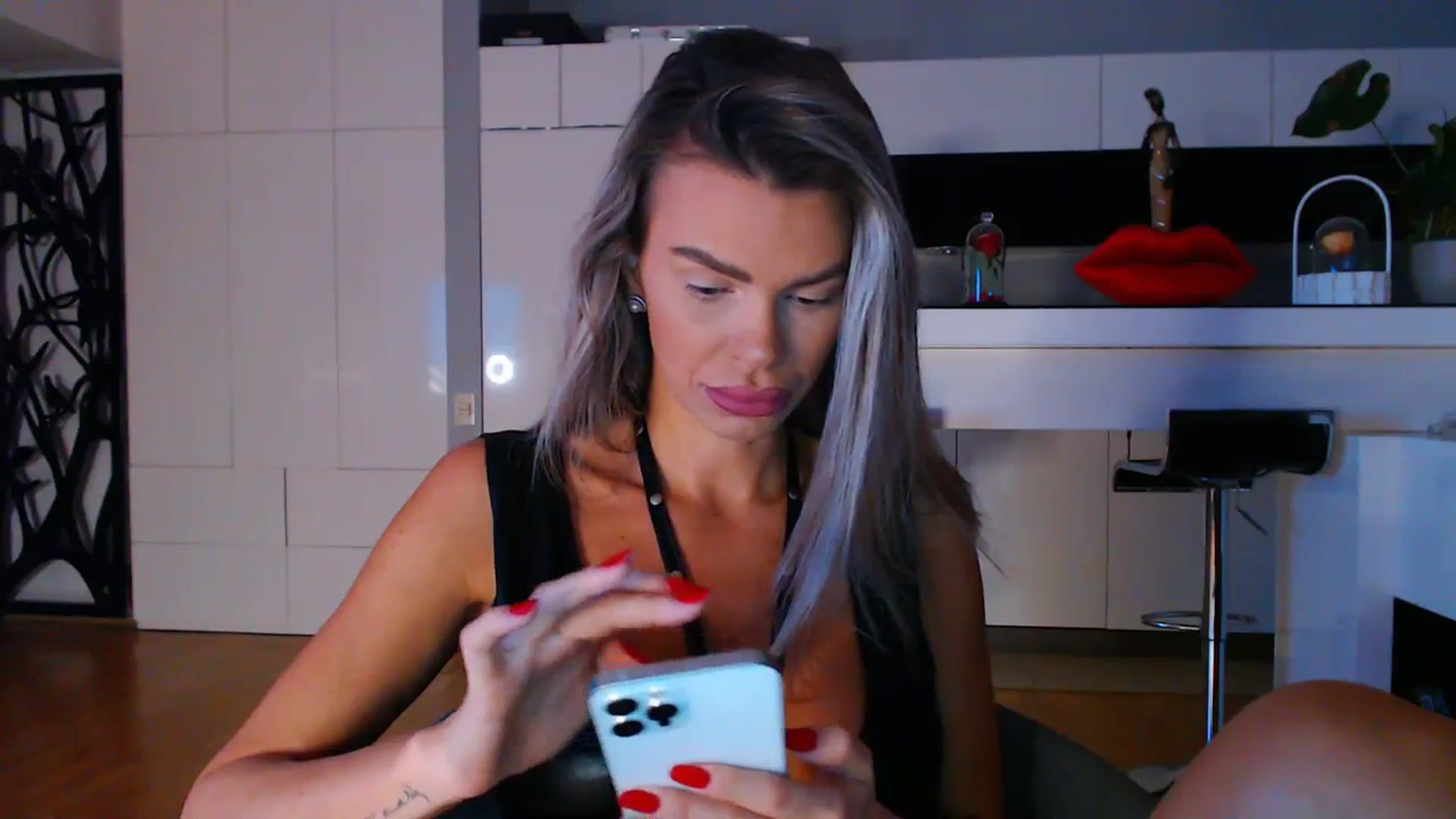 Gallery image thumbnail from D_y_y's myfreecams stream on, 10/20/2023, 04:26 image 14 of 20