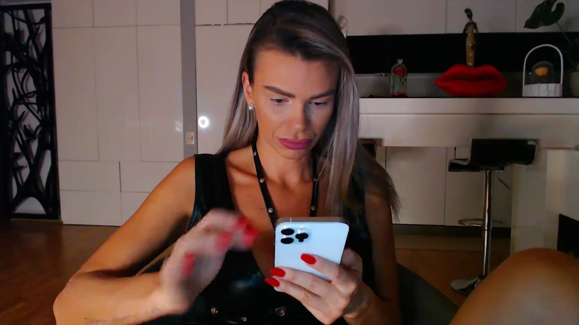 Gallery image thumbnail from D_y_y's myfreecams stream on, 10/20/2023, 04:26 image 5 of 20
