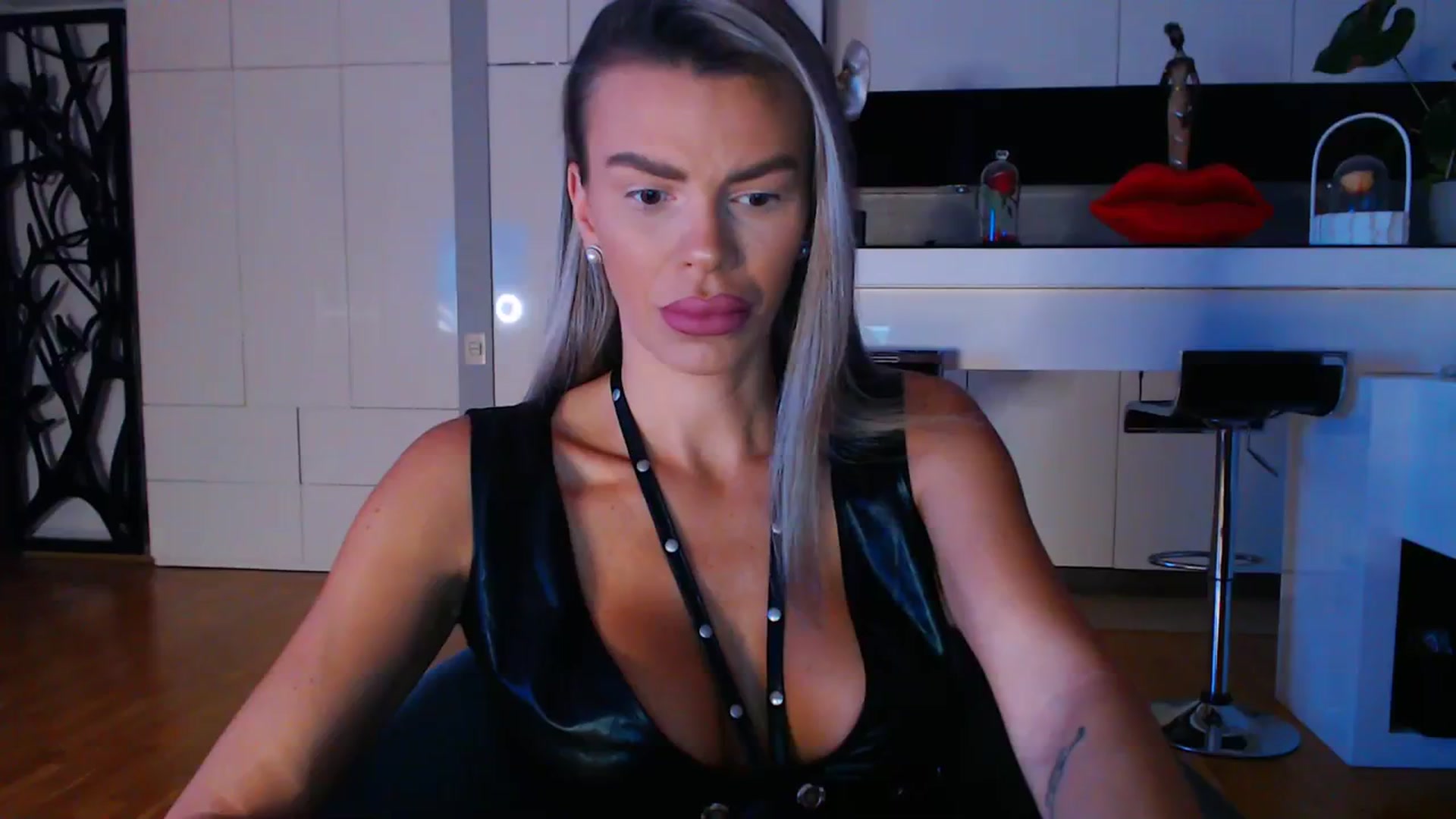 Gallery image thumbnail from D_y_y's myfreecams stream on, 10/20/2023, 04:26 image 1 of 20