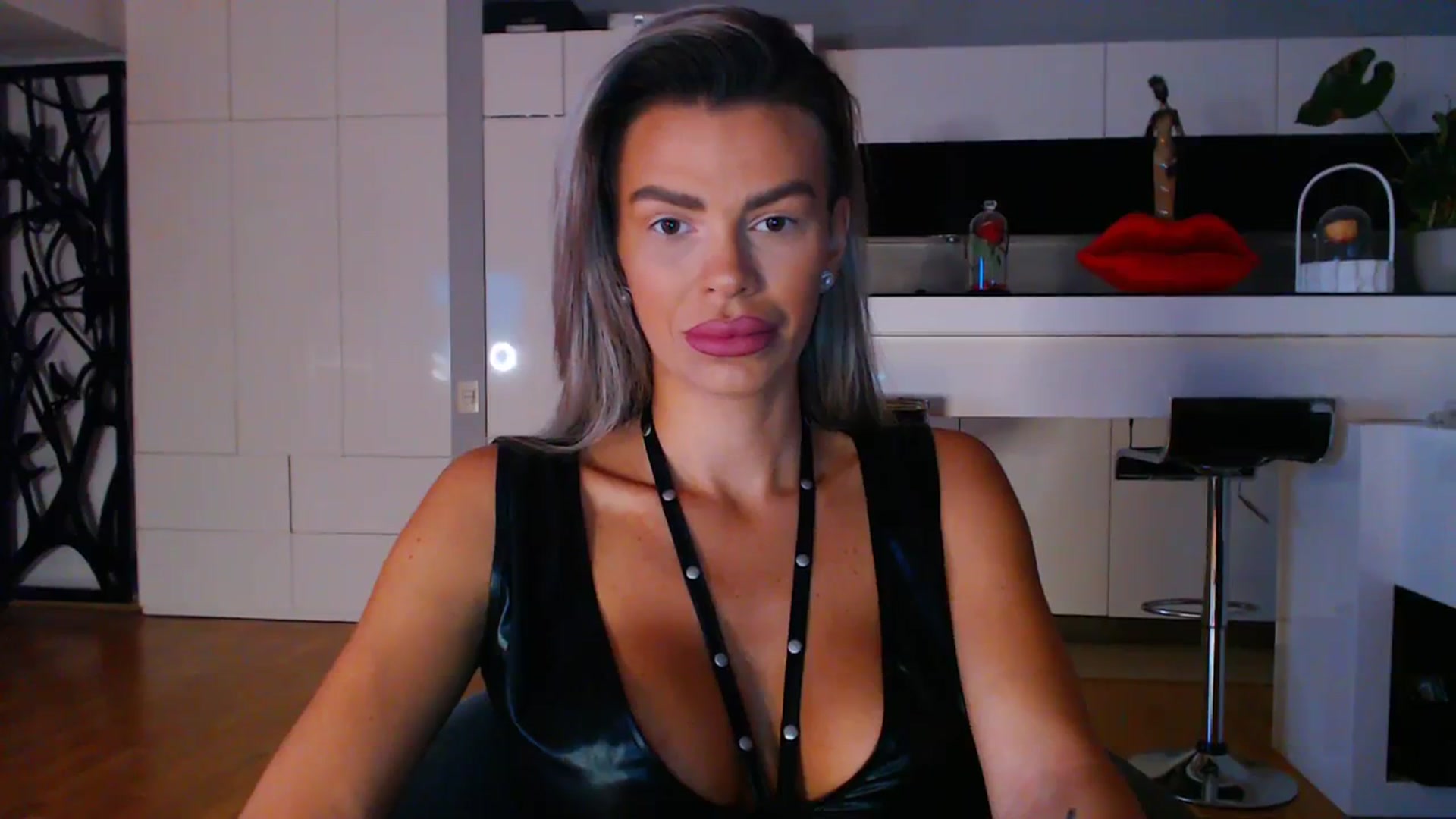 Gallery image thumbnail from D_y_y's myfreecams stream on, 10/20/2023, 04:26 image 9 of 20