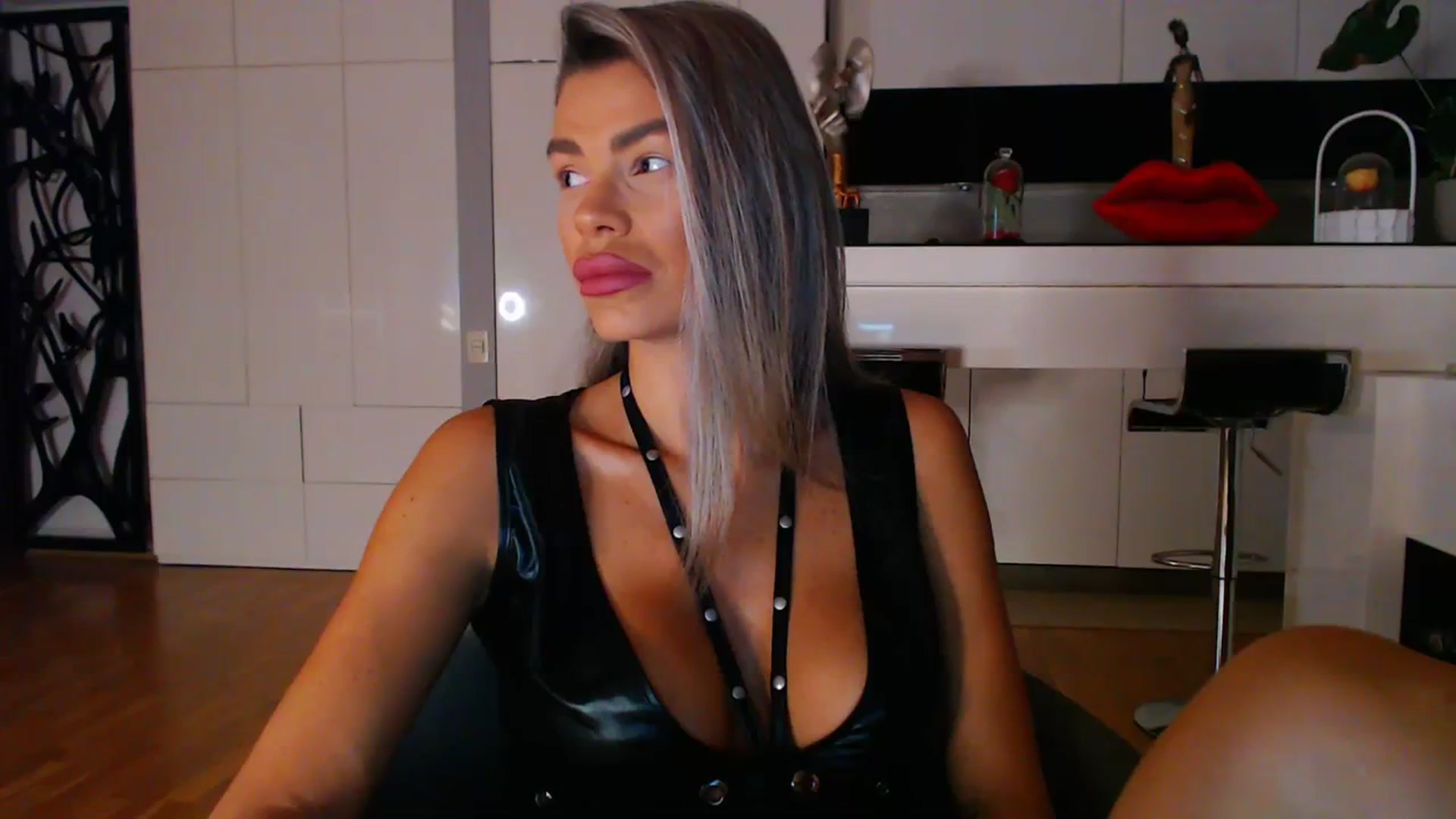 Gallery image thumbnail from D_y_y's myfreecams stream on, 10/20/2023, 04:26 image 4 of 20