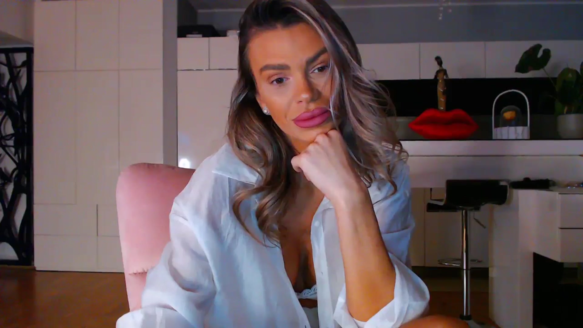 Gallery image thumbnail from D_y_y's myfreecams stream on, 10/22/2023, 03:26 image 19 of 20