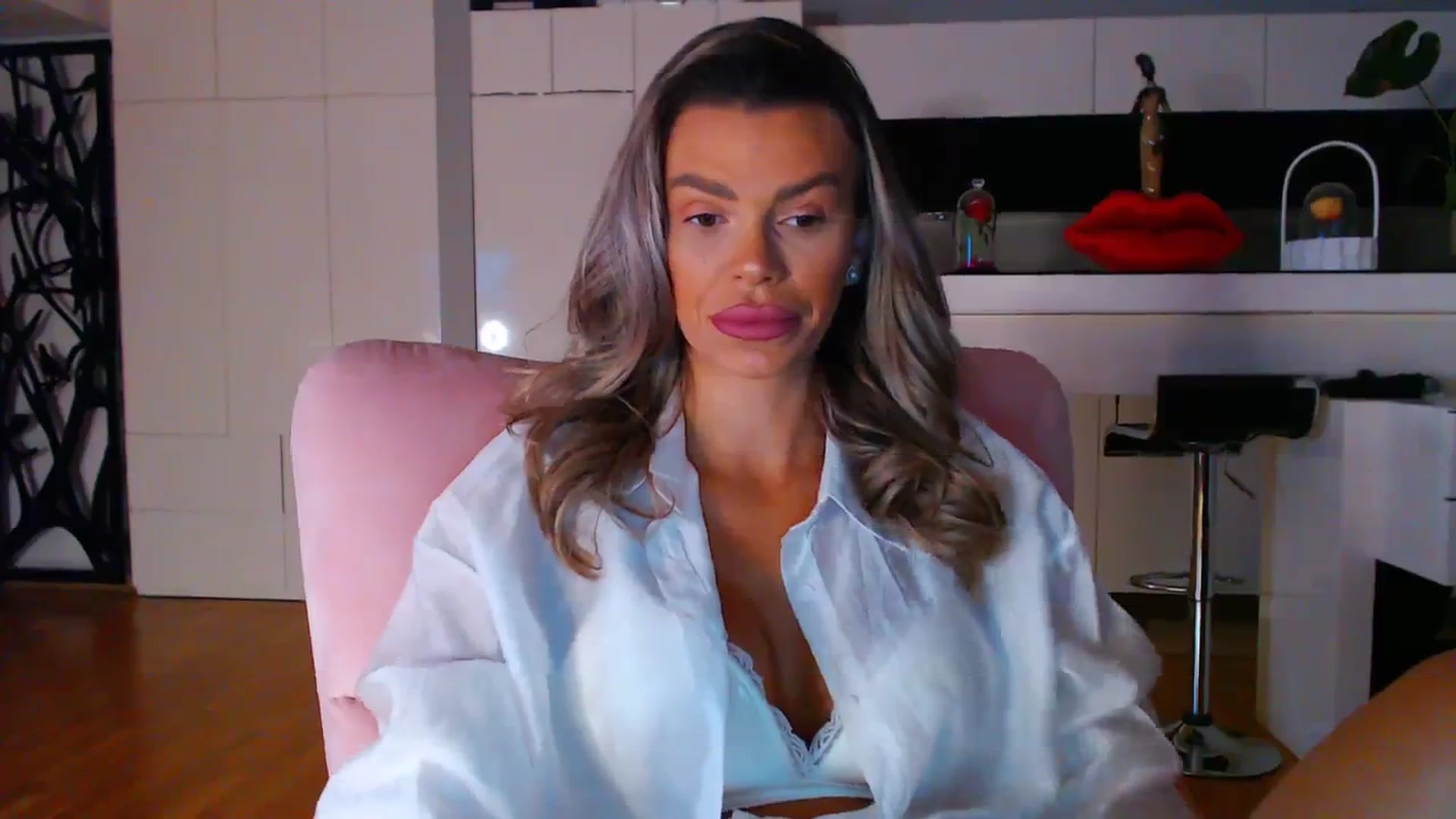Gallery image thumbnail from D_y_y's myfreecams stream on, 10/22/2023, 03:26 image 12 of 20