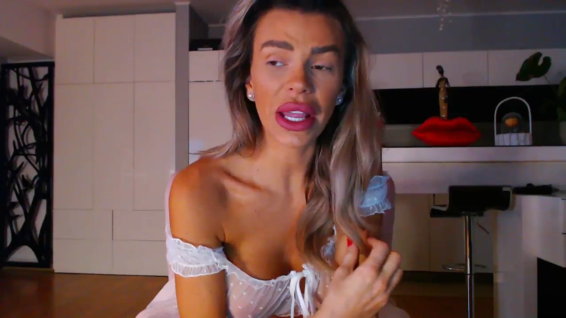 Gallery image thumbnail from D_y_y's myfreecams stream on, 10/23/2023, 05:05 image 3 of 20