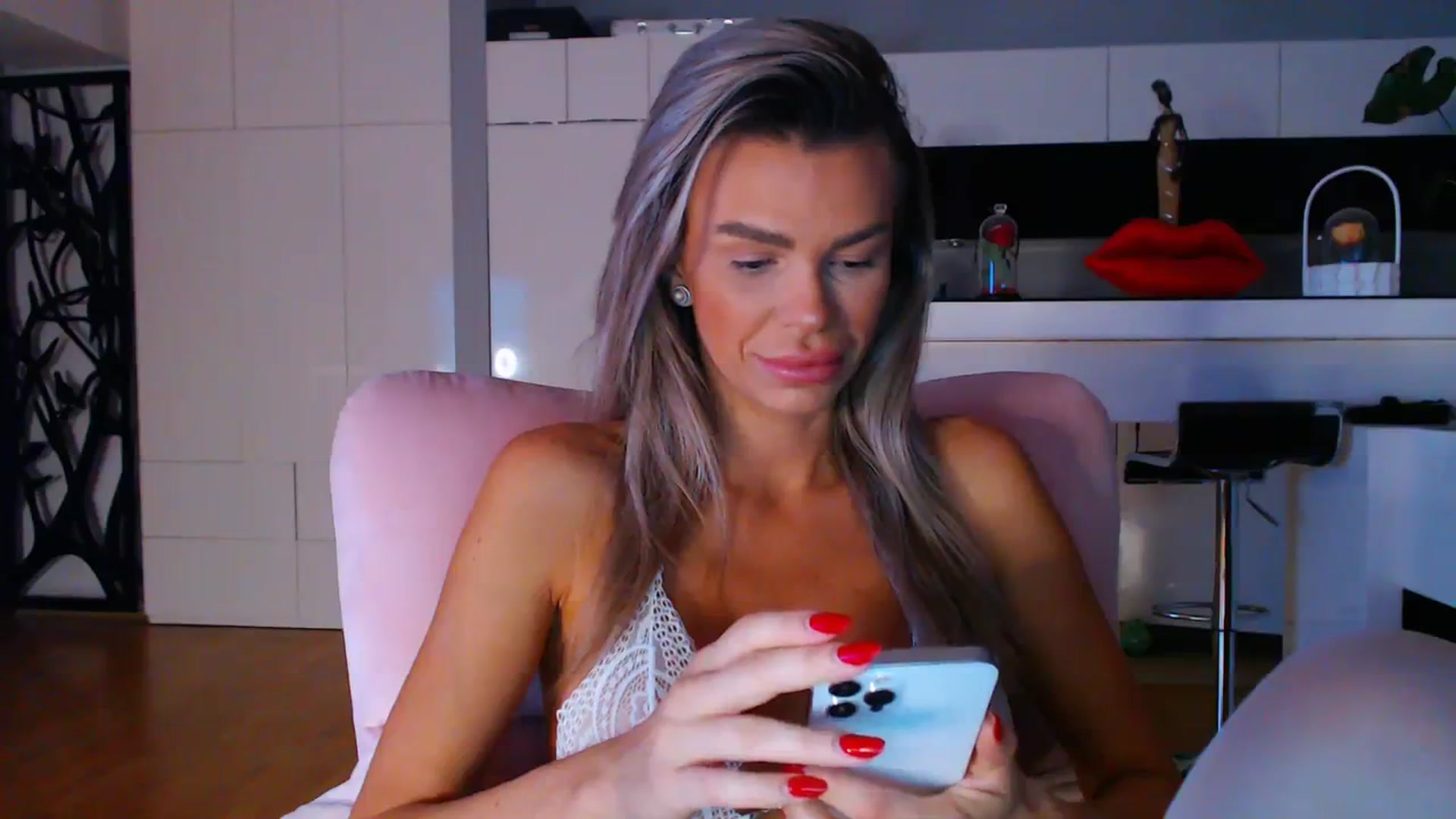 Gallery image thumbnail from D_y_y's myfreecams stream on, 10/24/2023, 04:47 image 3 of 20