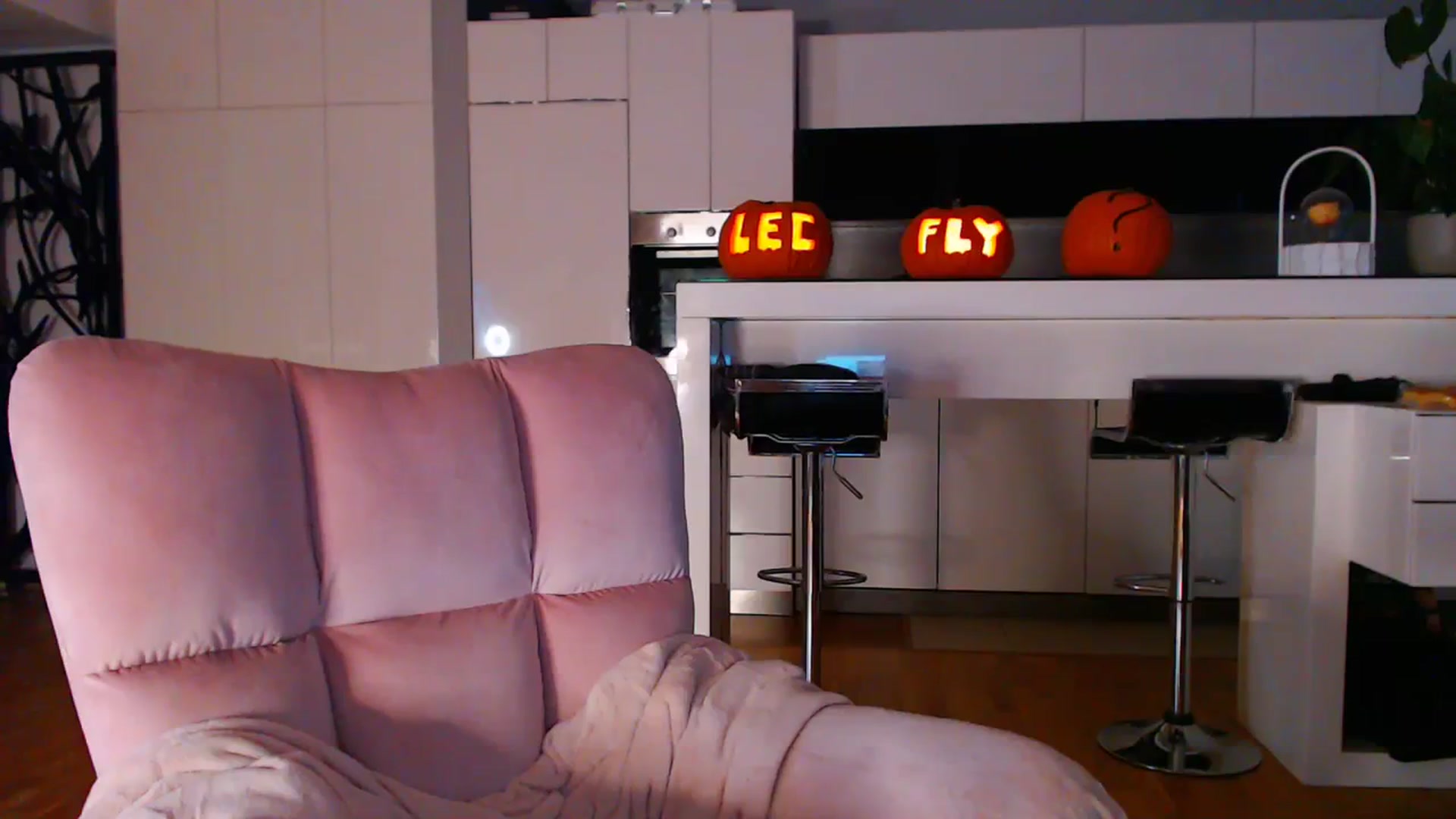 Gallery image thumbnail from D_y_y's myfreecams stream on, 10/25/2023, 05:15 image 4 of 20
