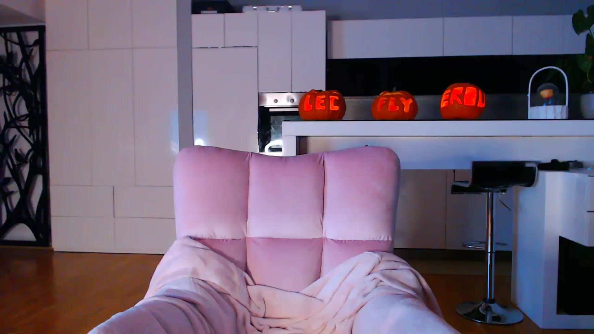 Gallery image thumbnail from D_y_y's myfreecams stream on, 10/27/2023, 05:40 image 2 of 20