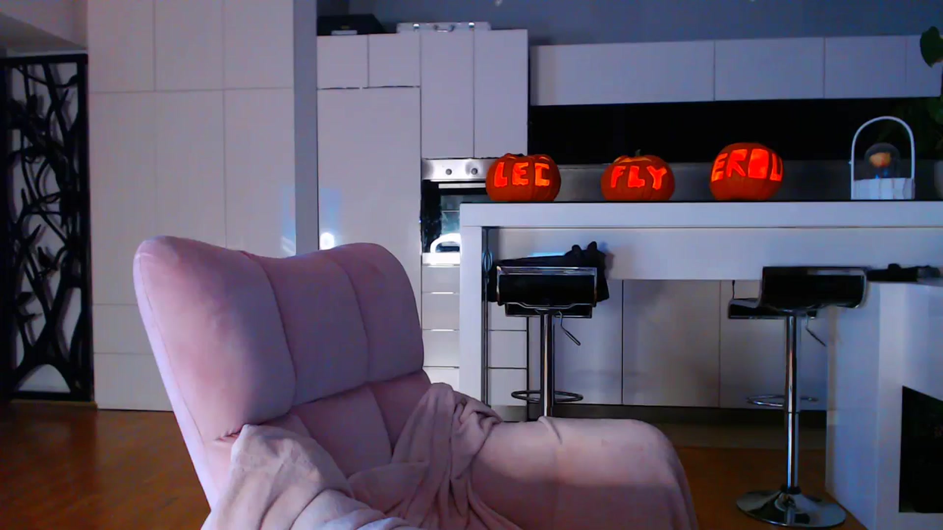 Gallery image thumbnail from D_y_y's myfreecams stream on, 10/27/2023, 05:40 image 1 of 20