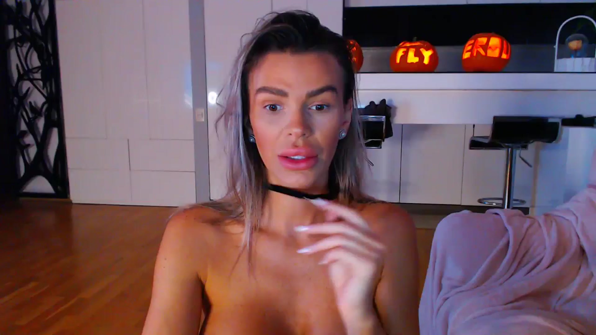 Gallery image thumbnail from D_y_y's myfreecams stream on, 10/27/2023, 05:40 image 15 of 20