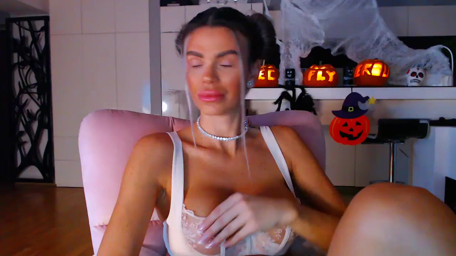 Gallery image thumbnail from D_y_y's myfreecams stream on, 10/28/2023, 05:53 image 1 of 20