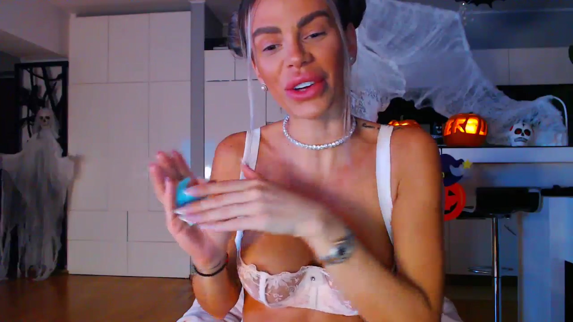 Gallery image thumbnail from D_y_y's myfreecams stream on, 10/28/2023, 05:53 image 7 of 20
