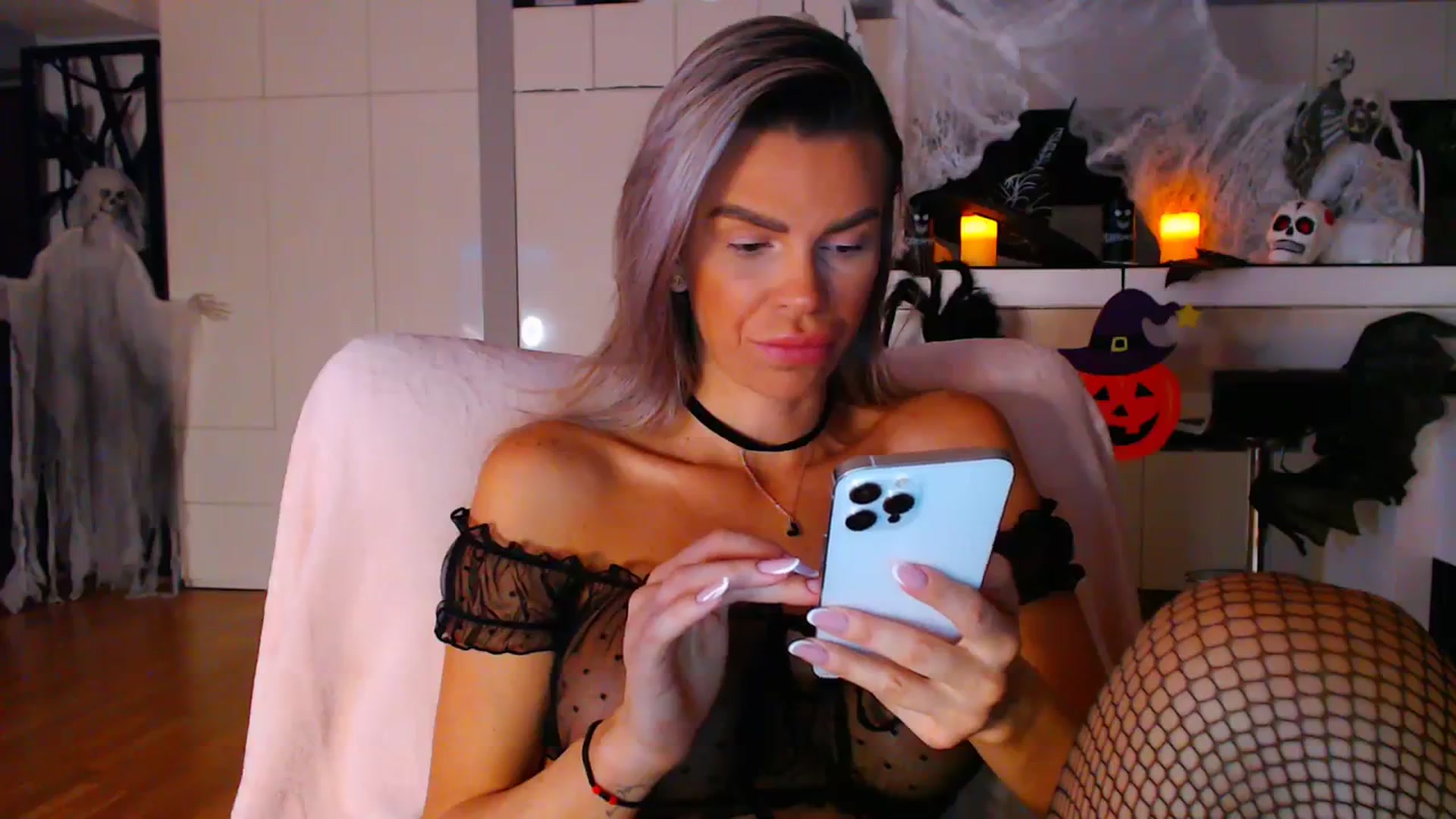 Gallery image thumbnail from D_y_y's myfreecams stream on, 10/31/2023, 03:30 image 4 of 20